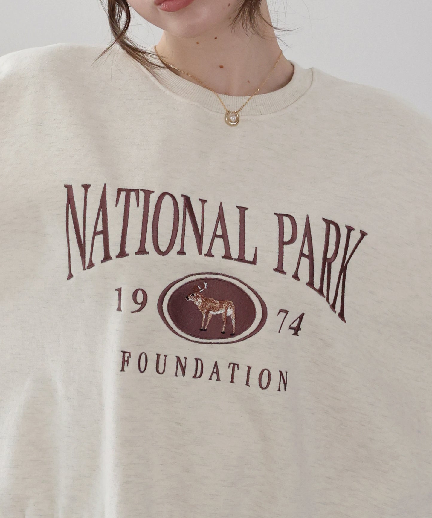 【早割5％OFF】裏起毛ディア刺繍スウェット