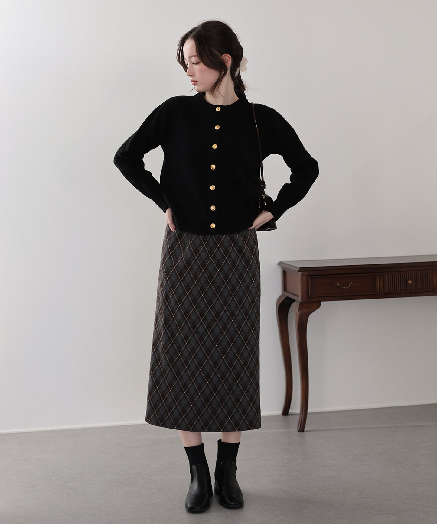 【早割5％OFF】金ボタンクルーネックカーディガン