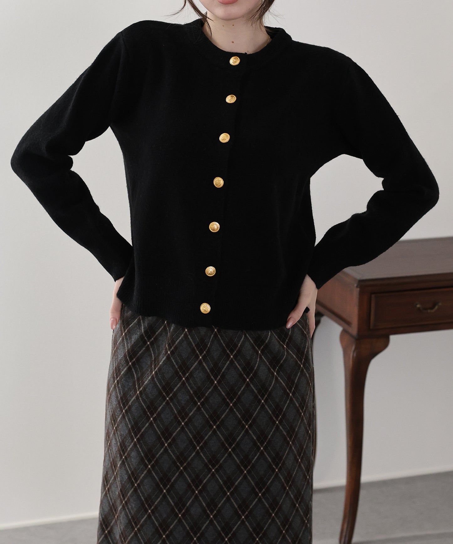 【早割5％OFF】金ボタンクルーネックカーディガン