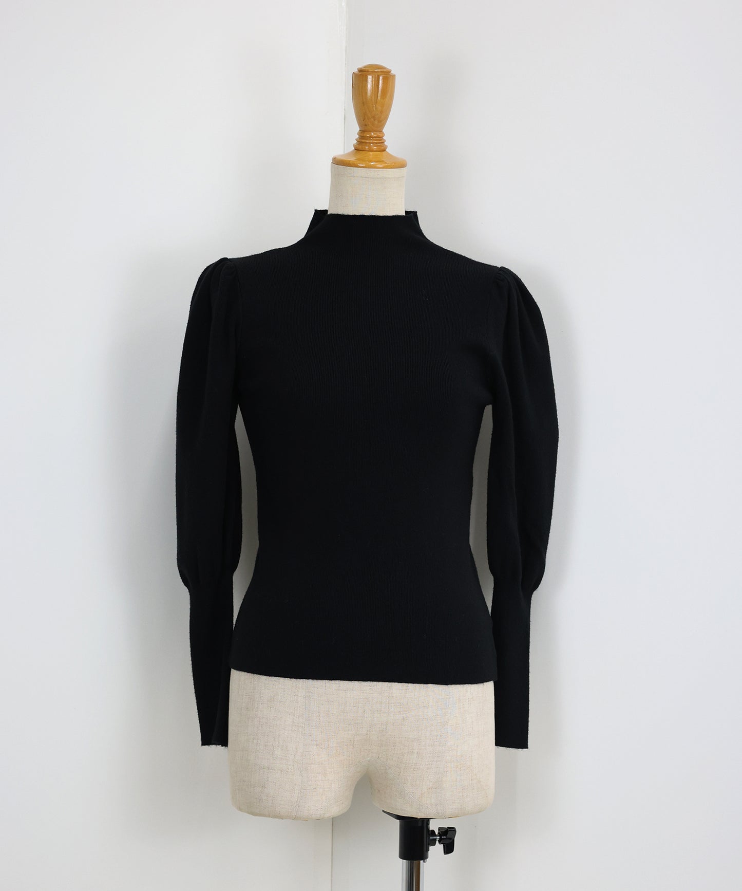 ボリュームパフスリーブニット