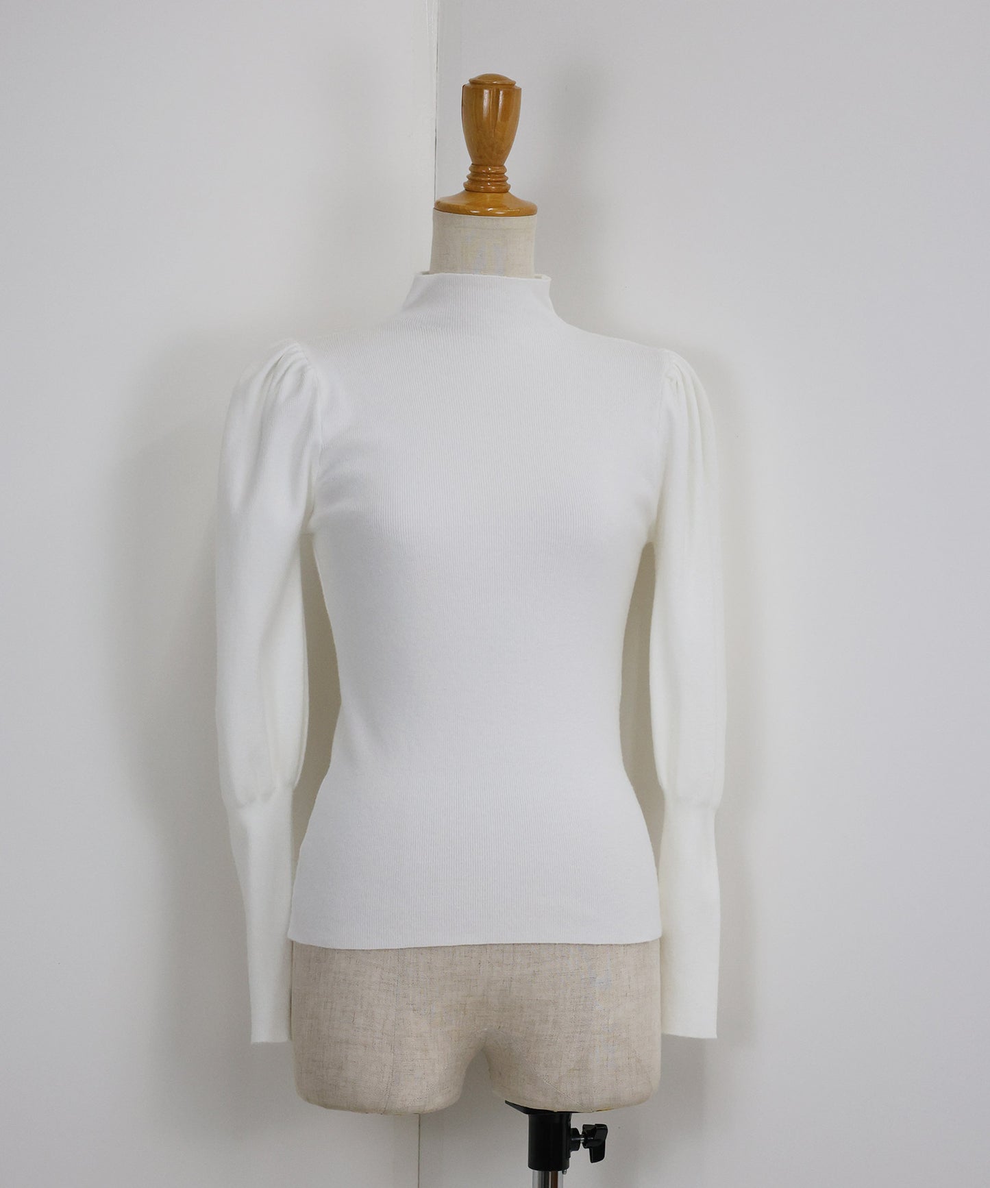 ボリュームパフスリーブニット