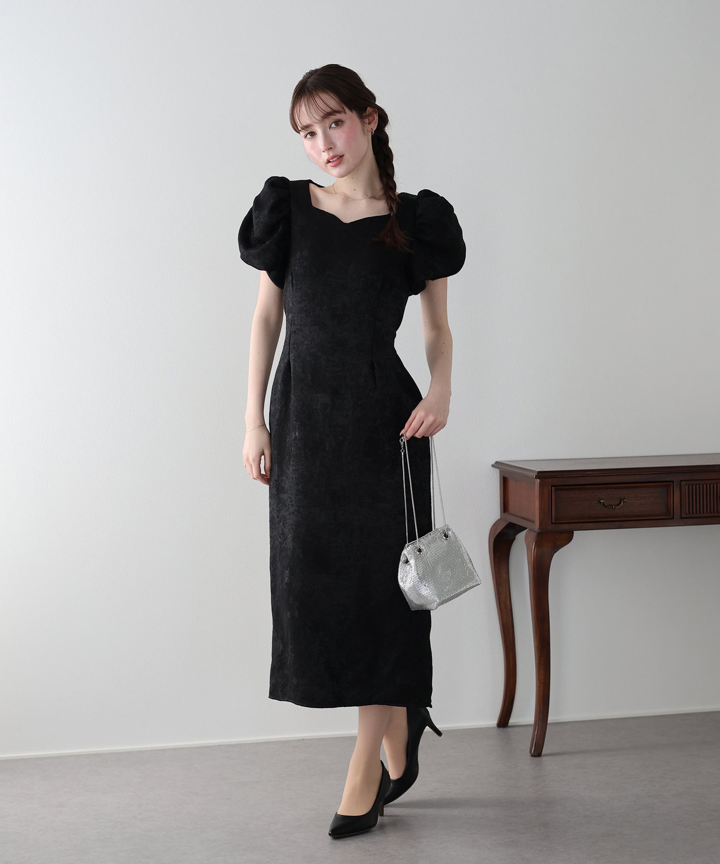 フラワー刺繍ハートネックベロアワンピース