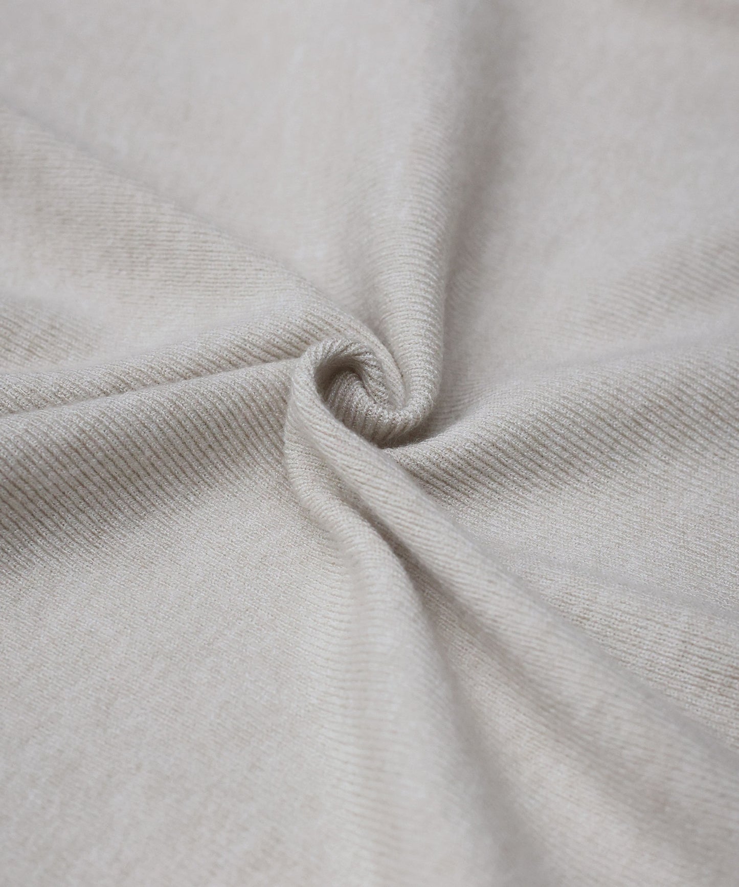 ボリュームパフスリーブニット