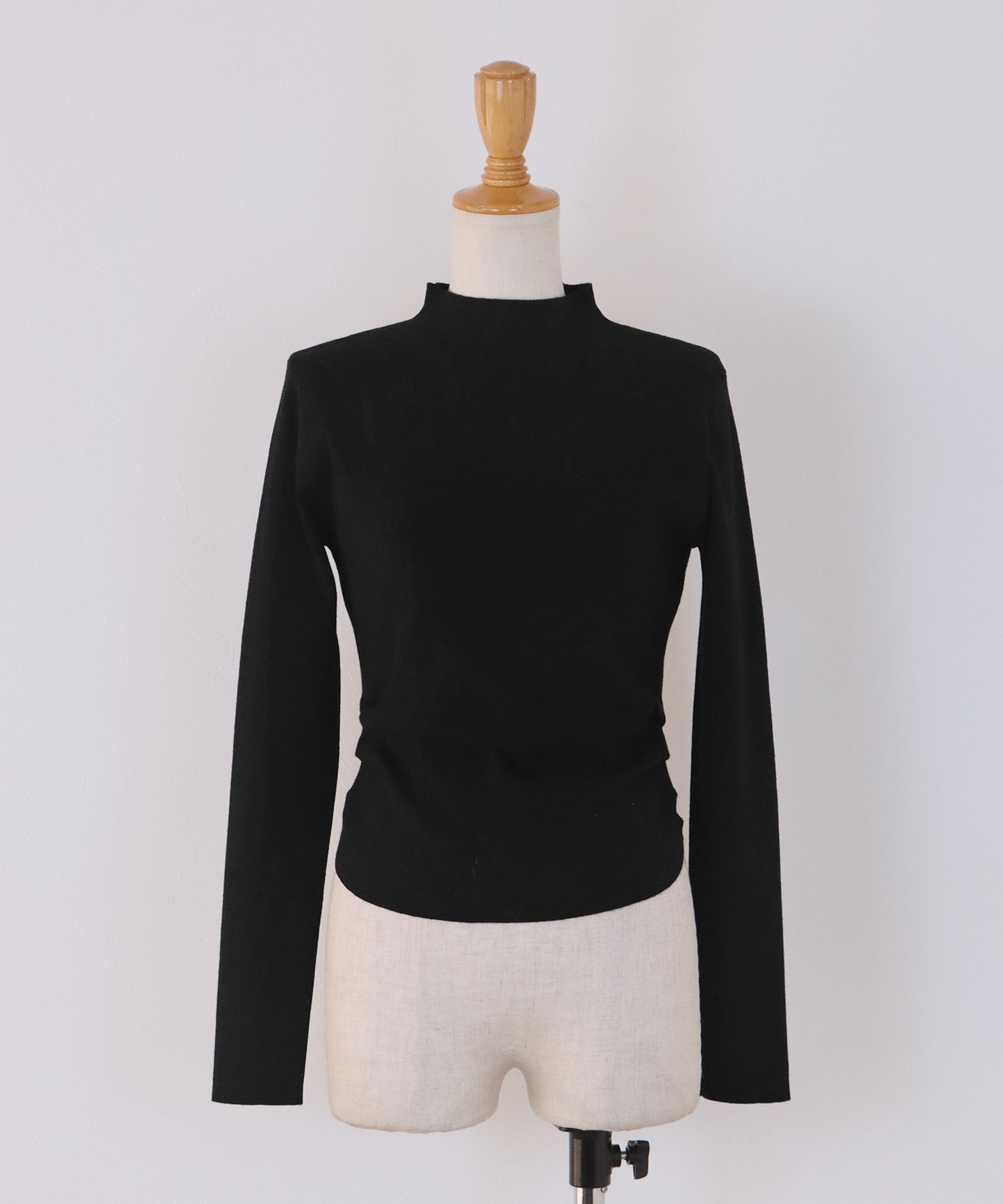 【早割5％OFF】サイドタックハイネックニット