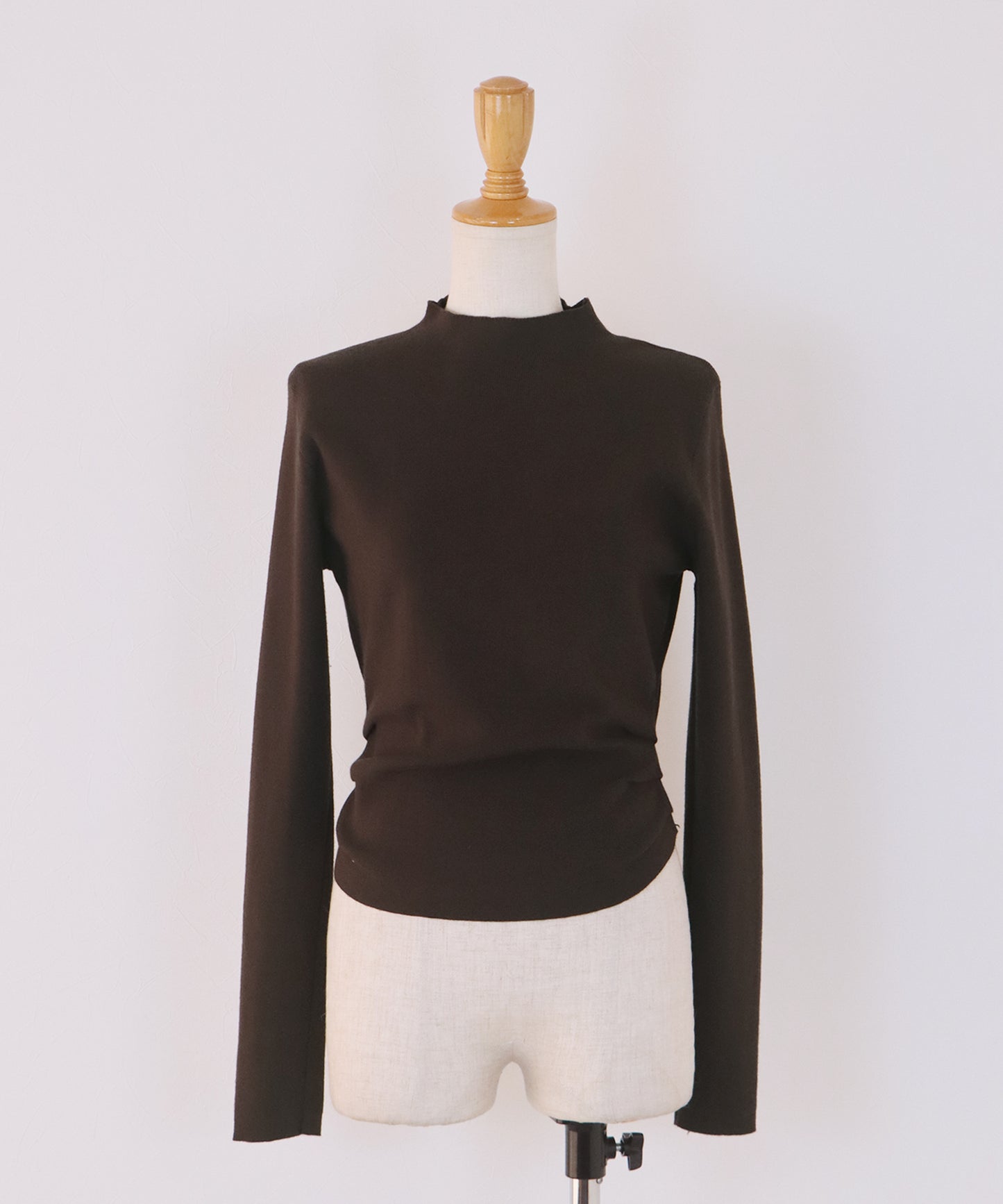 【早割5％OFF】サイドタックハイネックニット