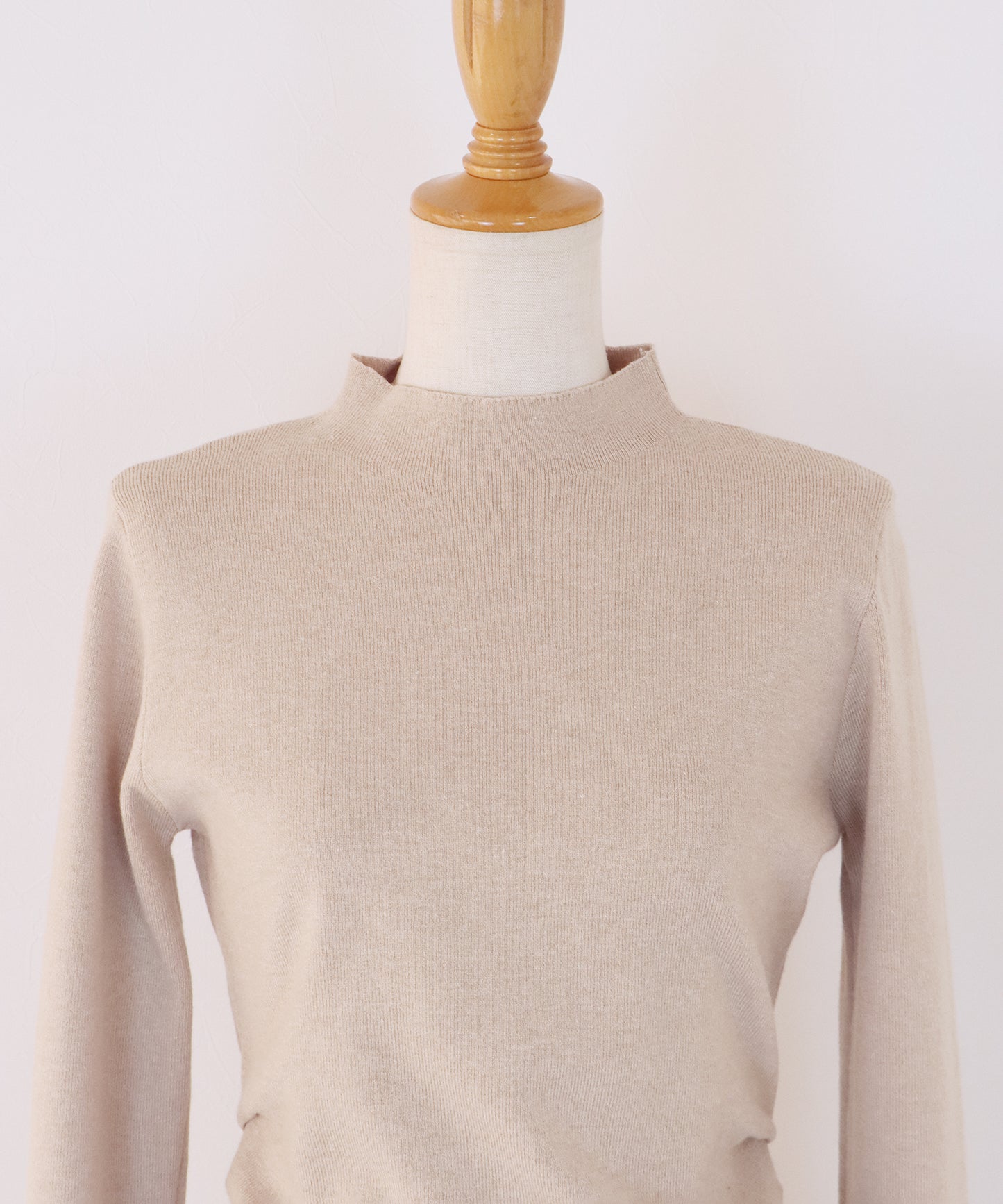 【早割5％OFF】サイドタックハイネックニット