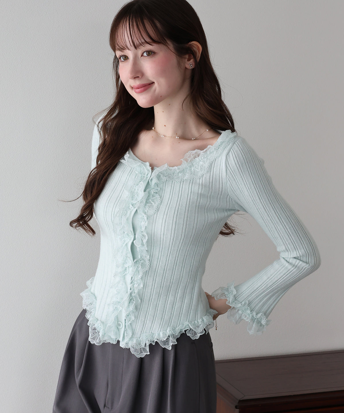 【早割5％OFF】フリルレーストリムニット
