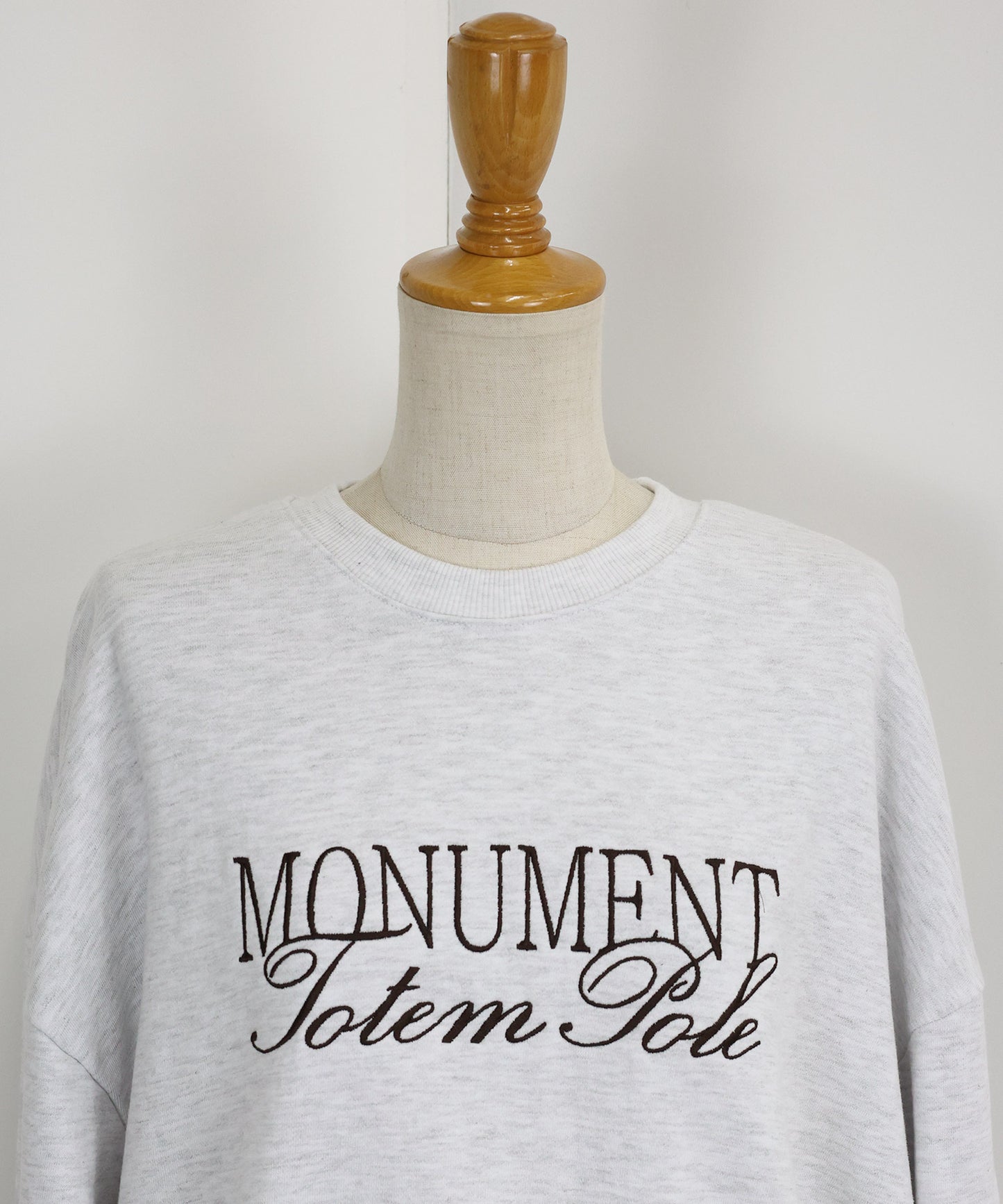 【TIME SALE】レタリング刺繍ショート丈スウェット