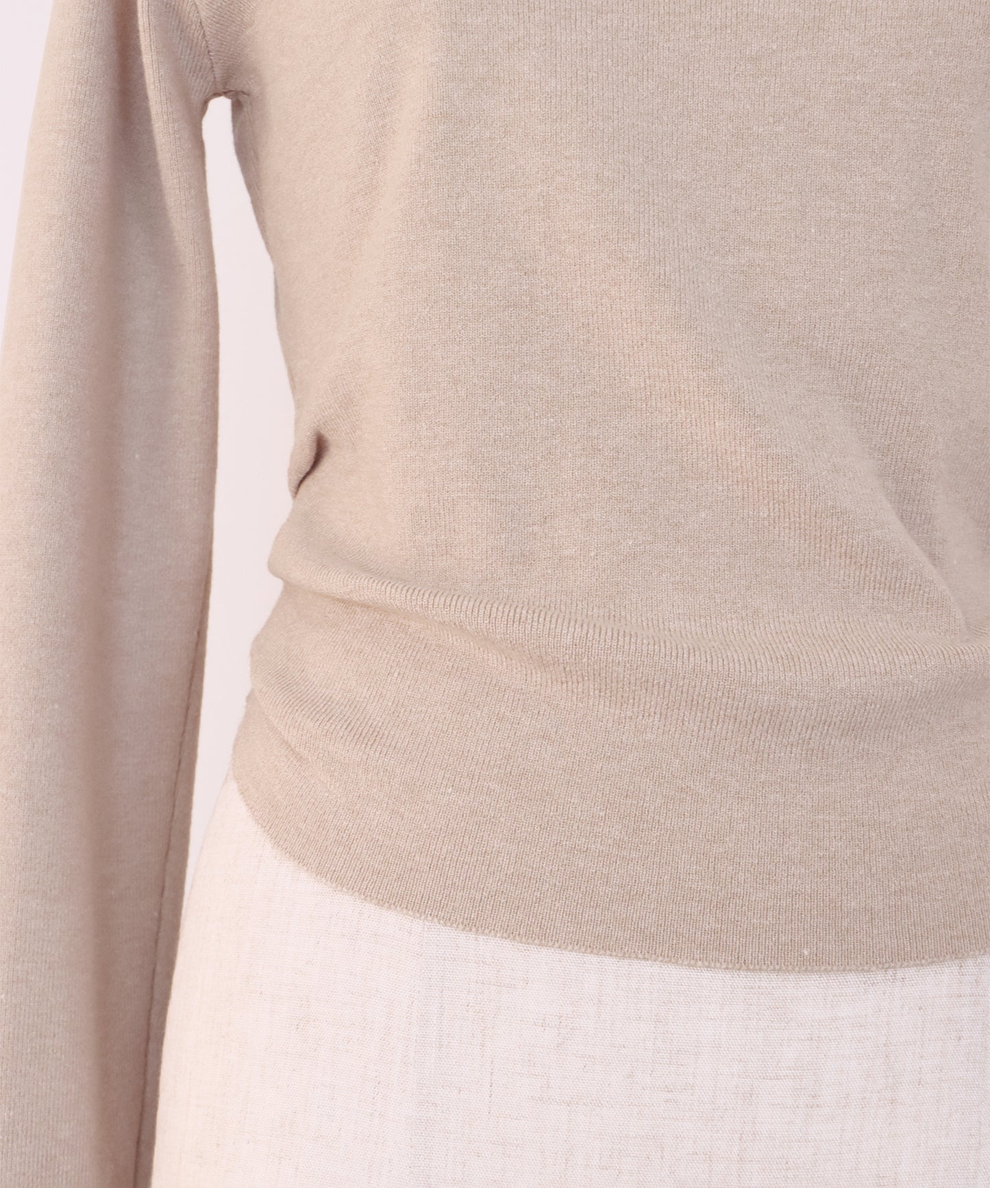 【早割5％OFF】サイドタックハイネックニット