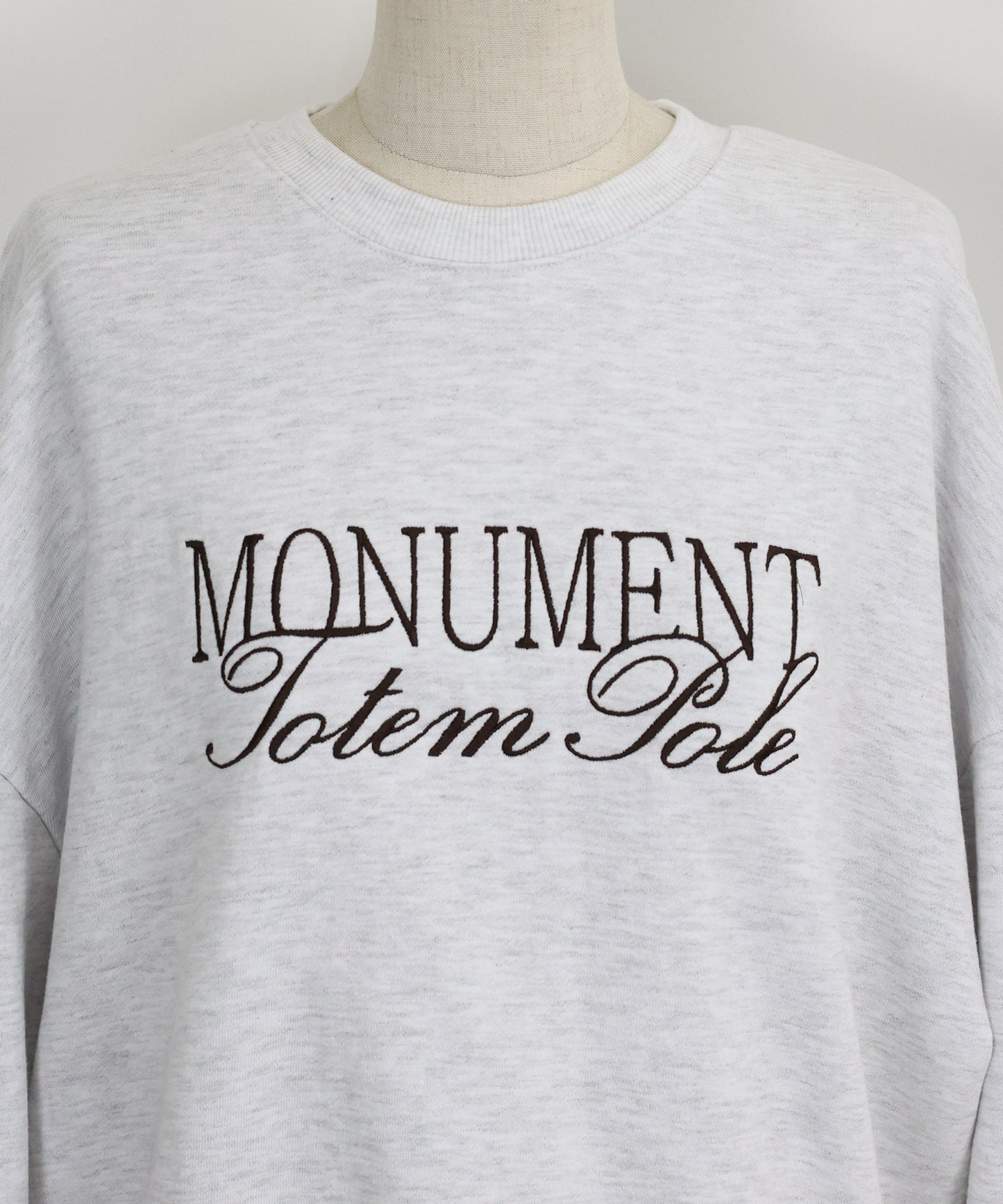 【TIME SALE】レタリング刺繍ショート丈スウェット