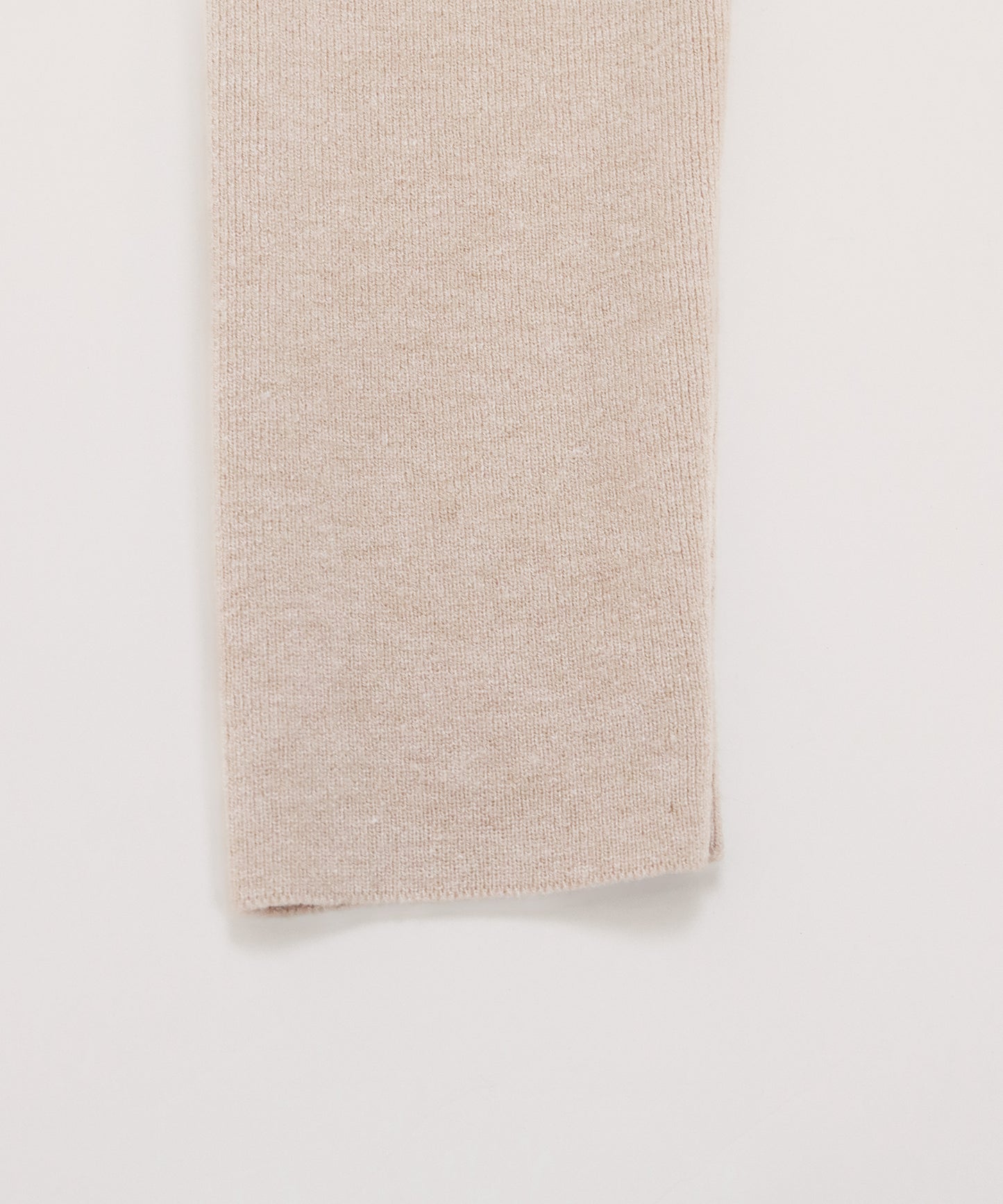 【早割5％OFF】サイドタックハイネックニット