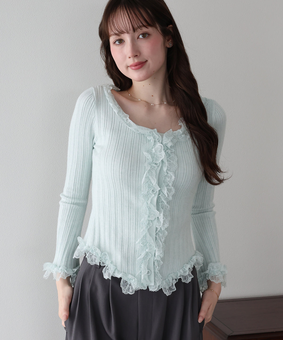 【早割5％OFF】フリルレーストリムニット
