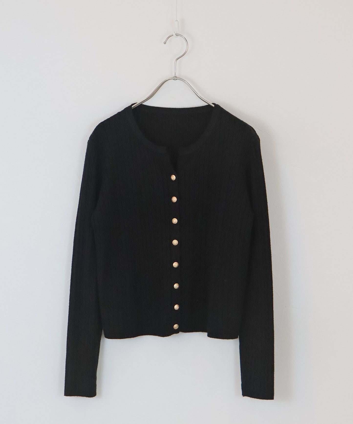 ゴールドボタンケーブルクルーカーディガン