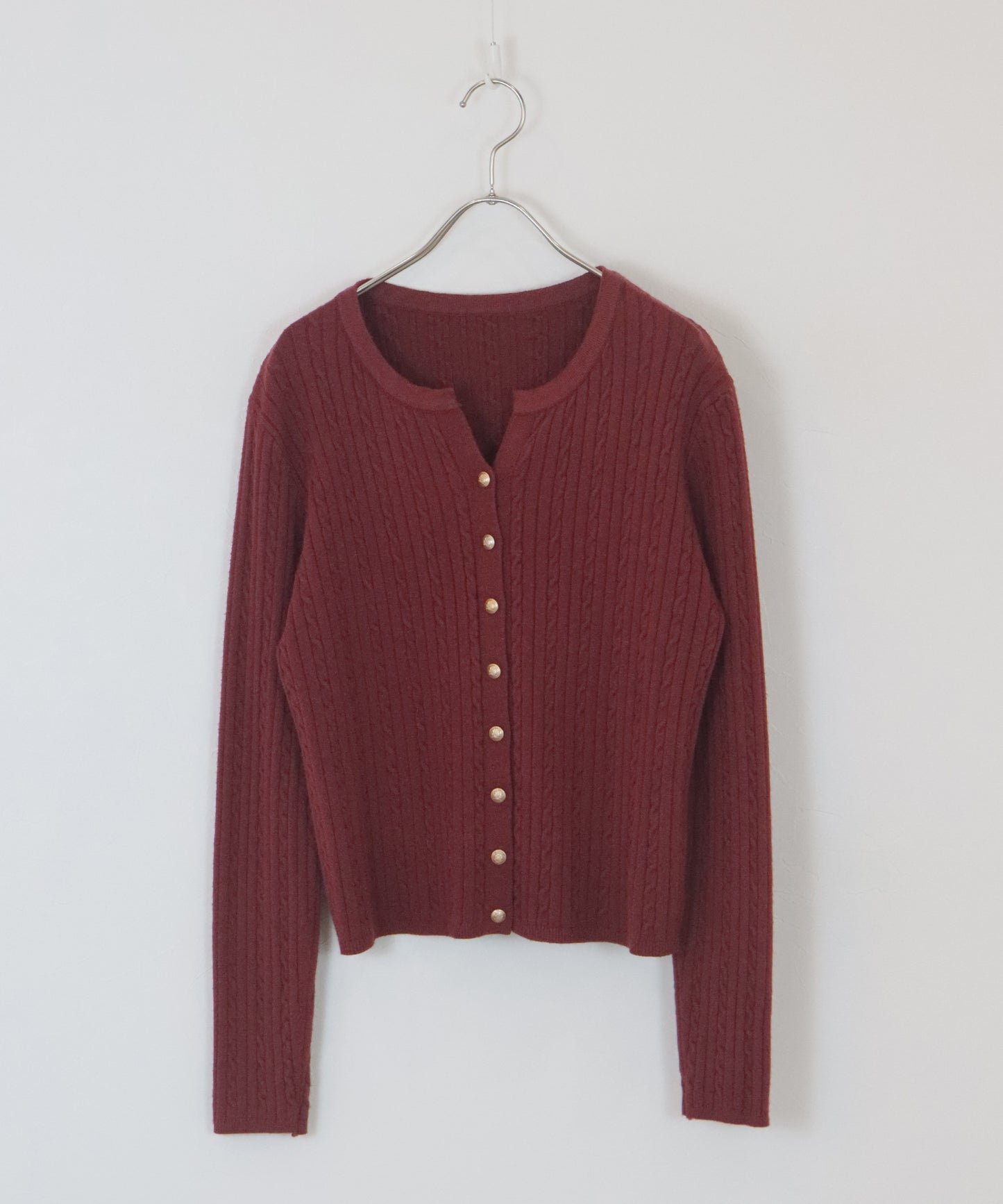 ゴールドボタンケーブルクルーカーディガン