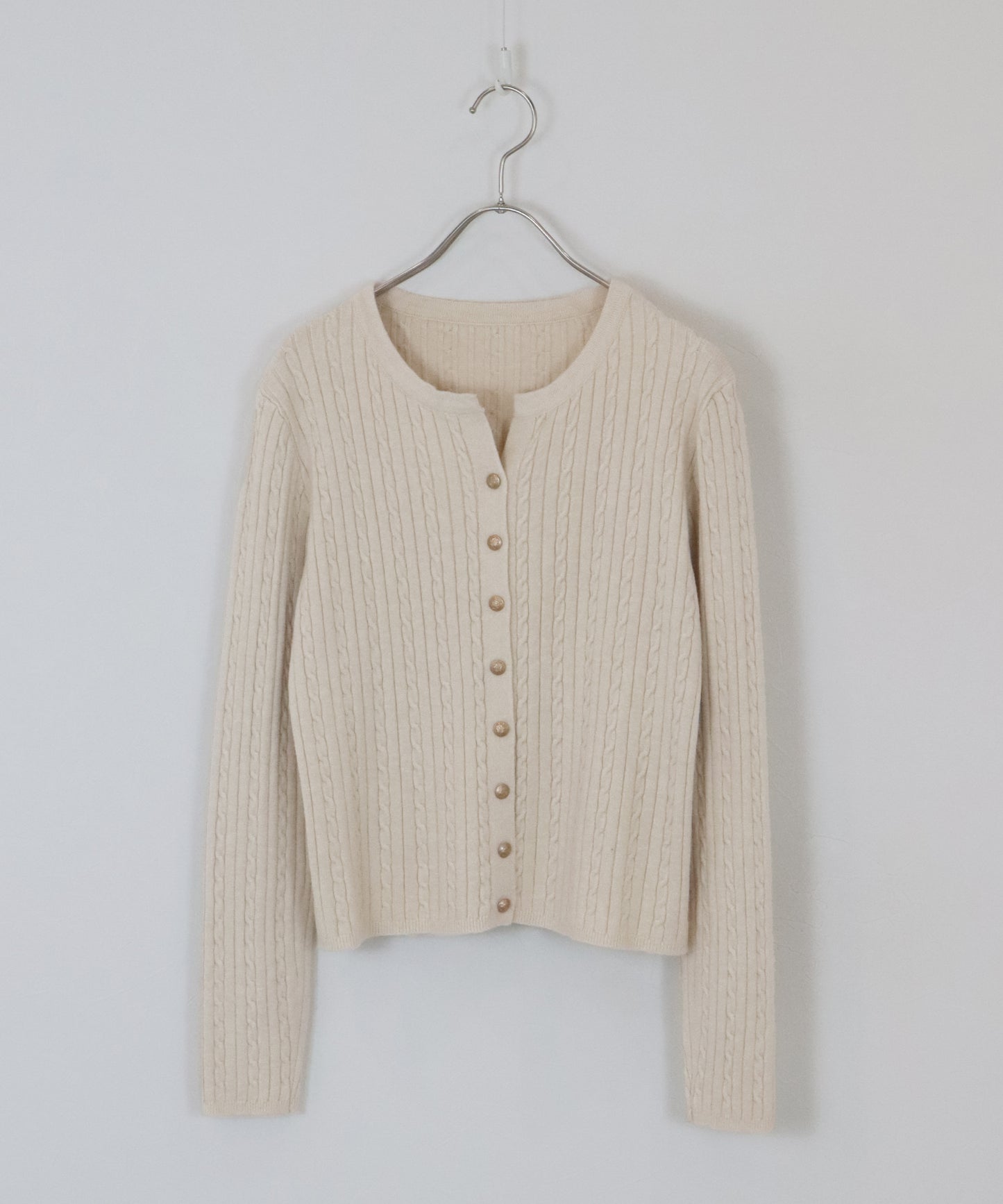 ゴールドボタンケーブルクルーカーディガン