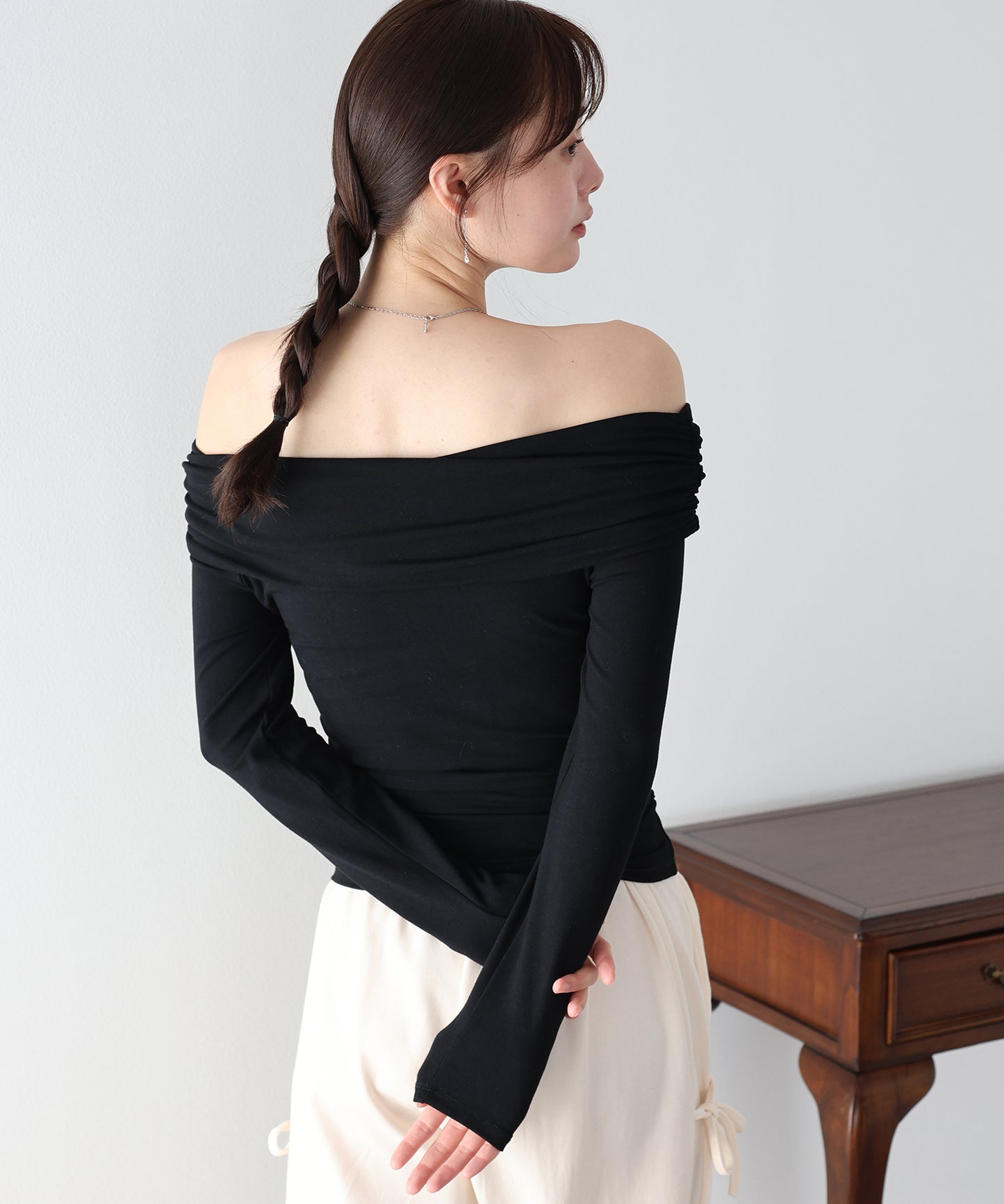 【早割5％OFF】ギャザーオフショルダーカットソー【ネコポス】