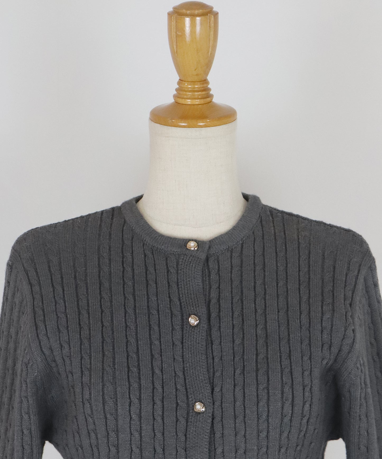 【早割5％OFF】袖ファーケーブルカーディガン