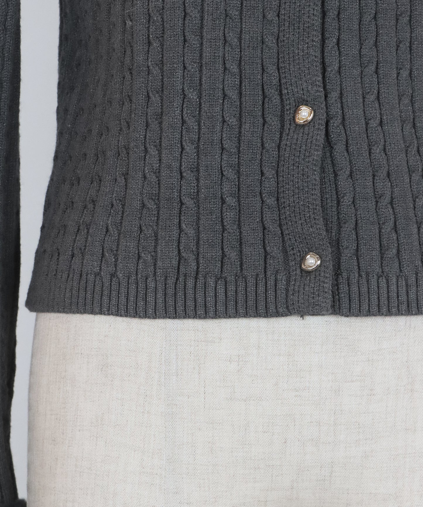 【早割5％OFF】袖ファーケーブルカーディガン