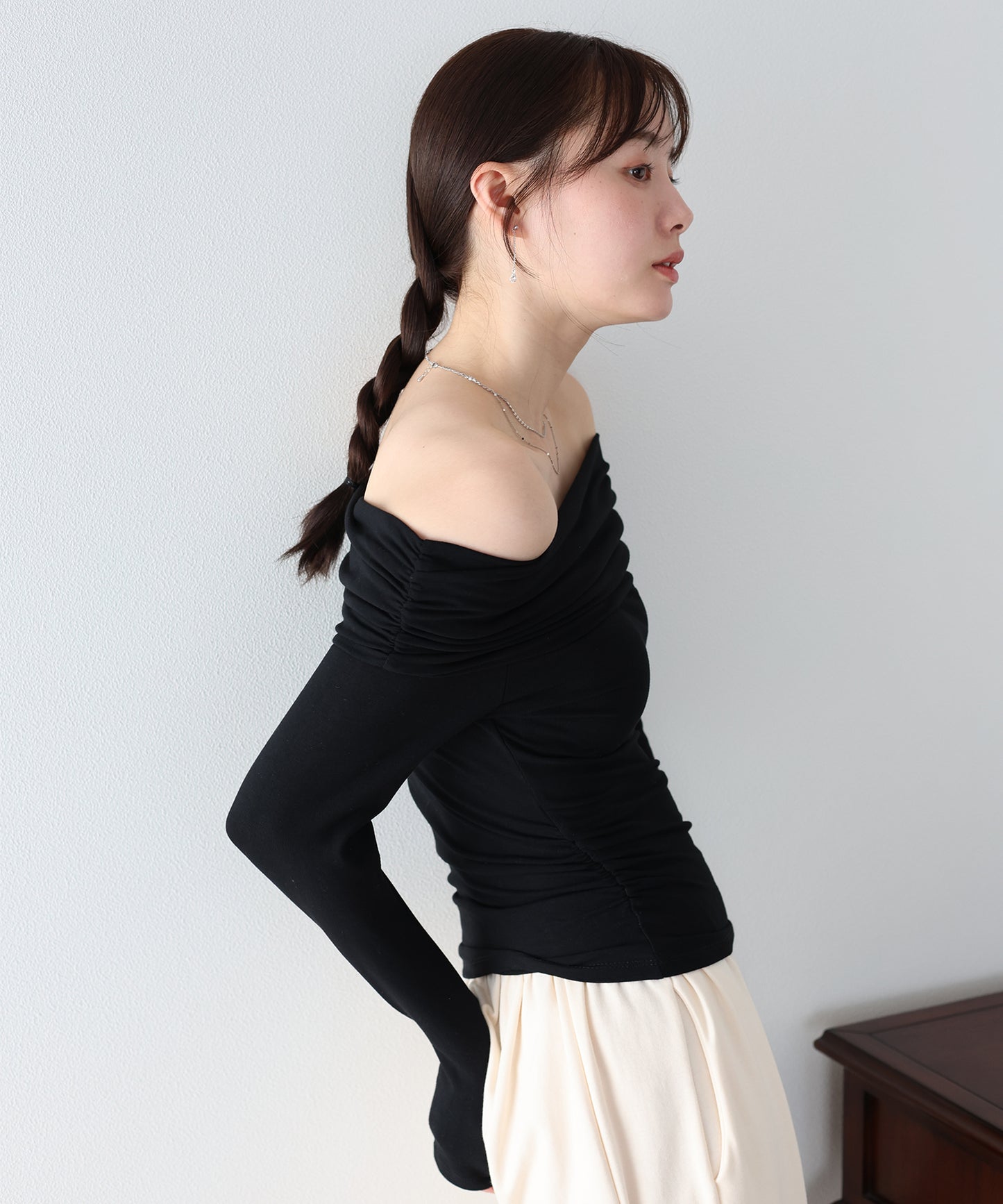 【早割5％OFF】ギャザーオフショルダーカットソー【ネコポス】