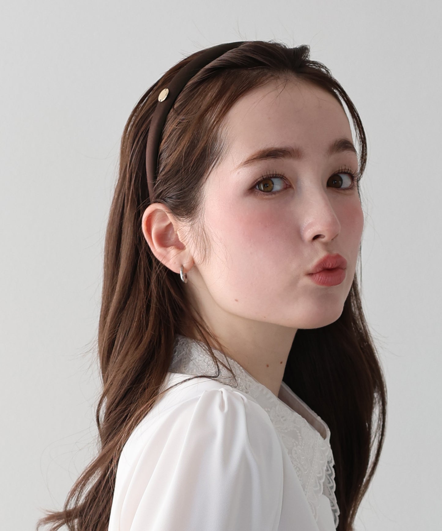 メタルモチーフサテンカチューシャ