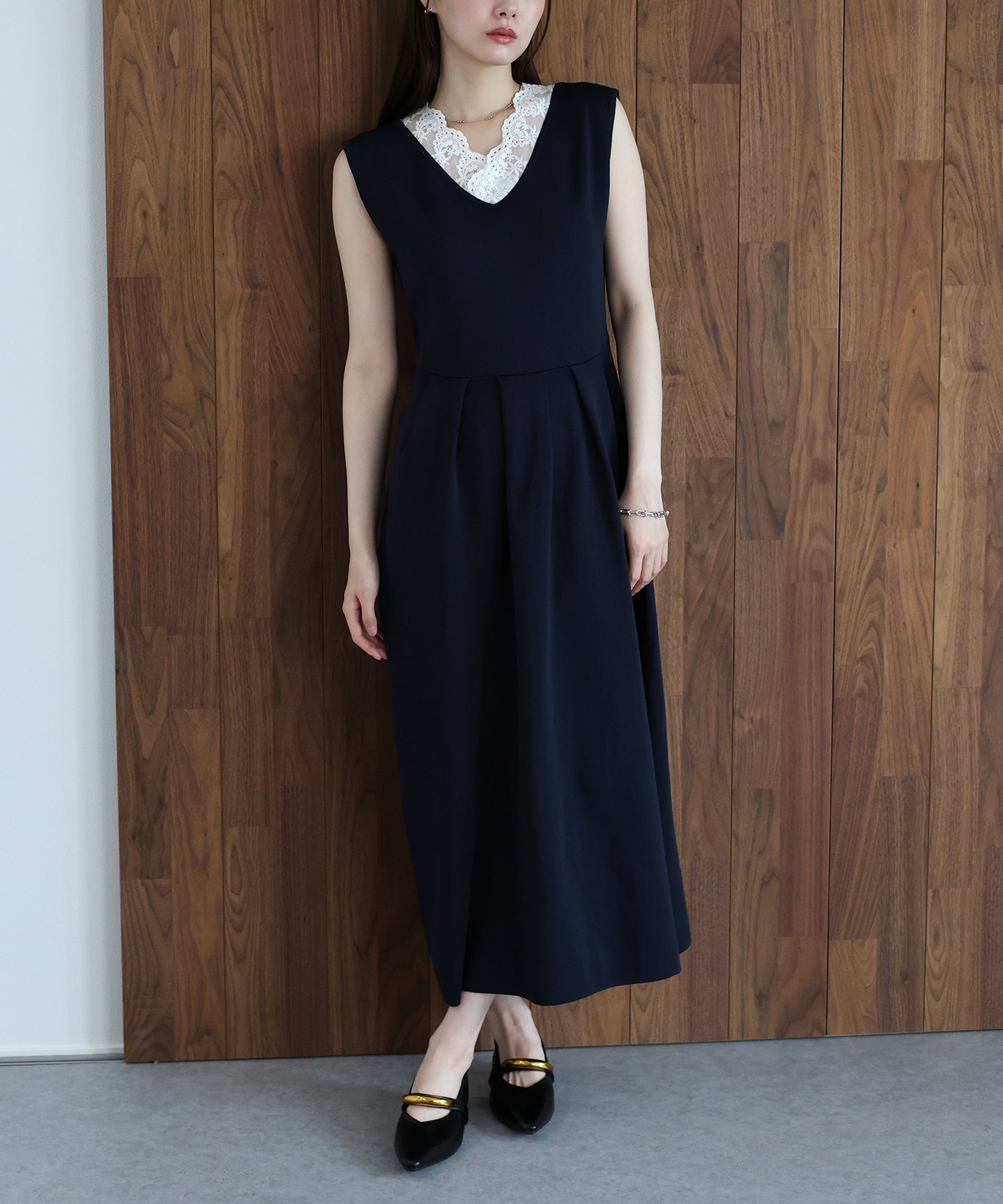 【早割5％OFF】レースカラーVネック ワンピース