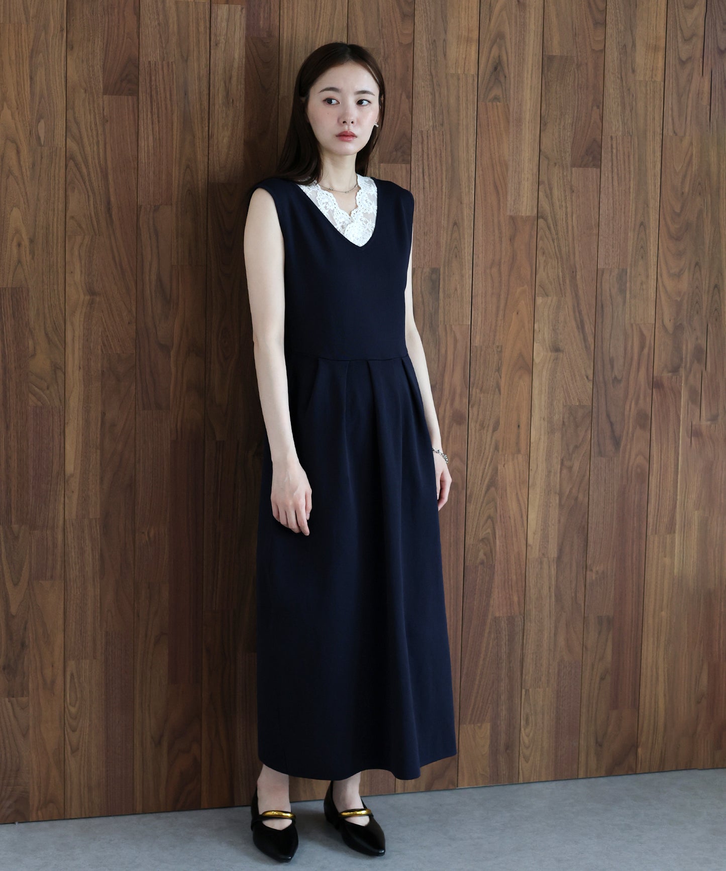【早割5％OFF】レースカラーVネック ワンピース