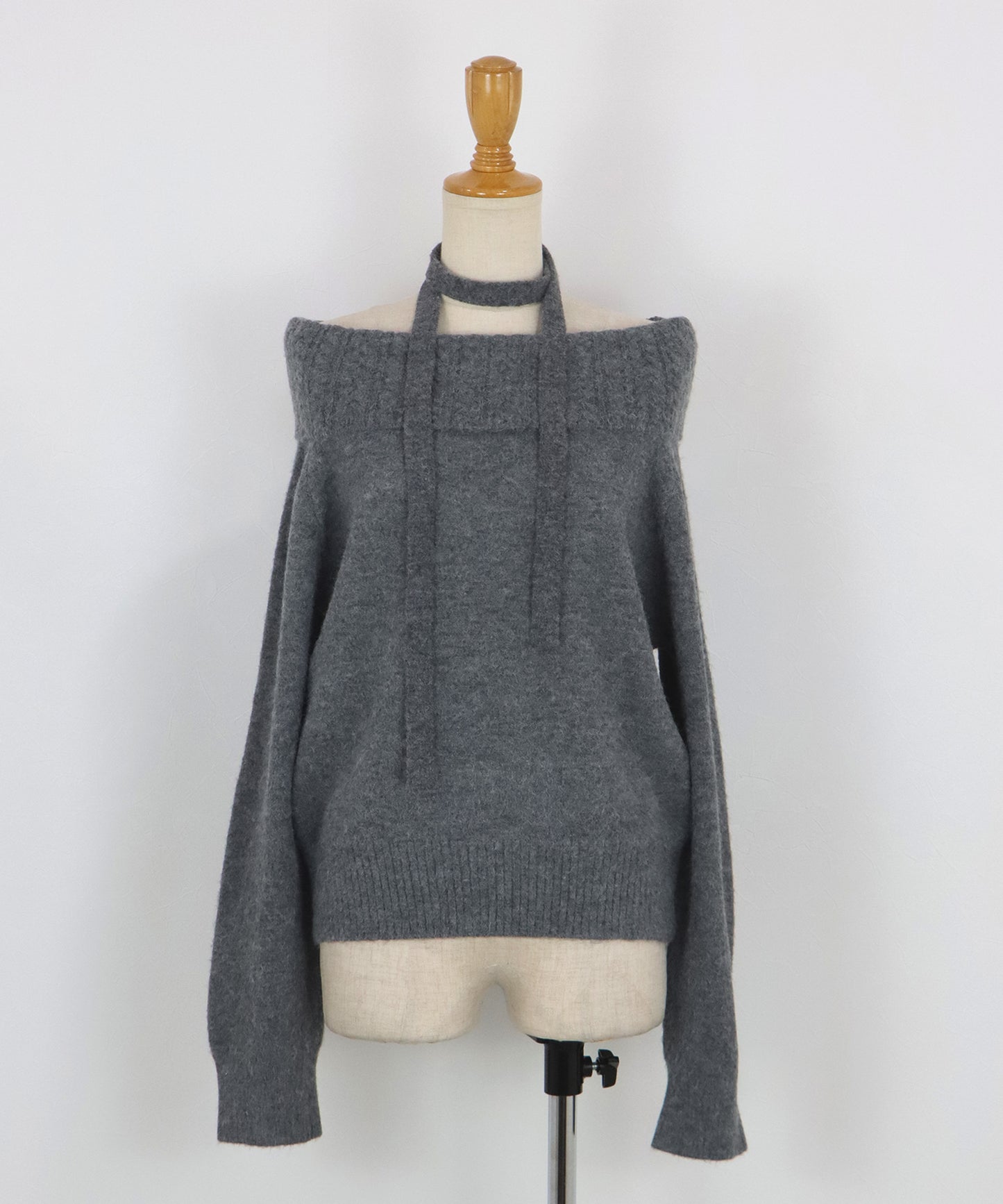 【早割5％OFF】リボンタイ付きオフショルダーニット