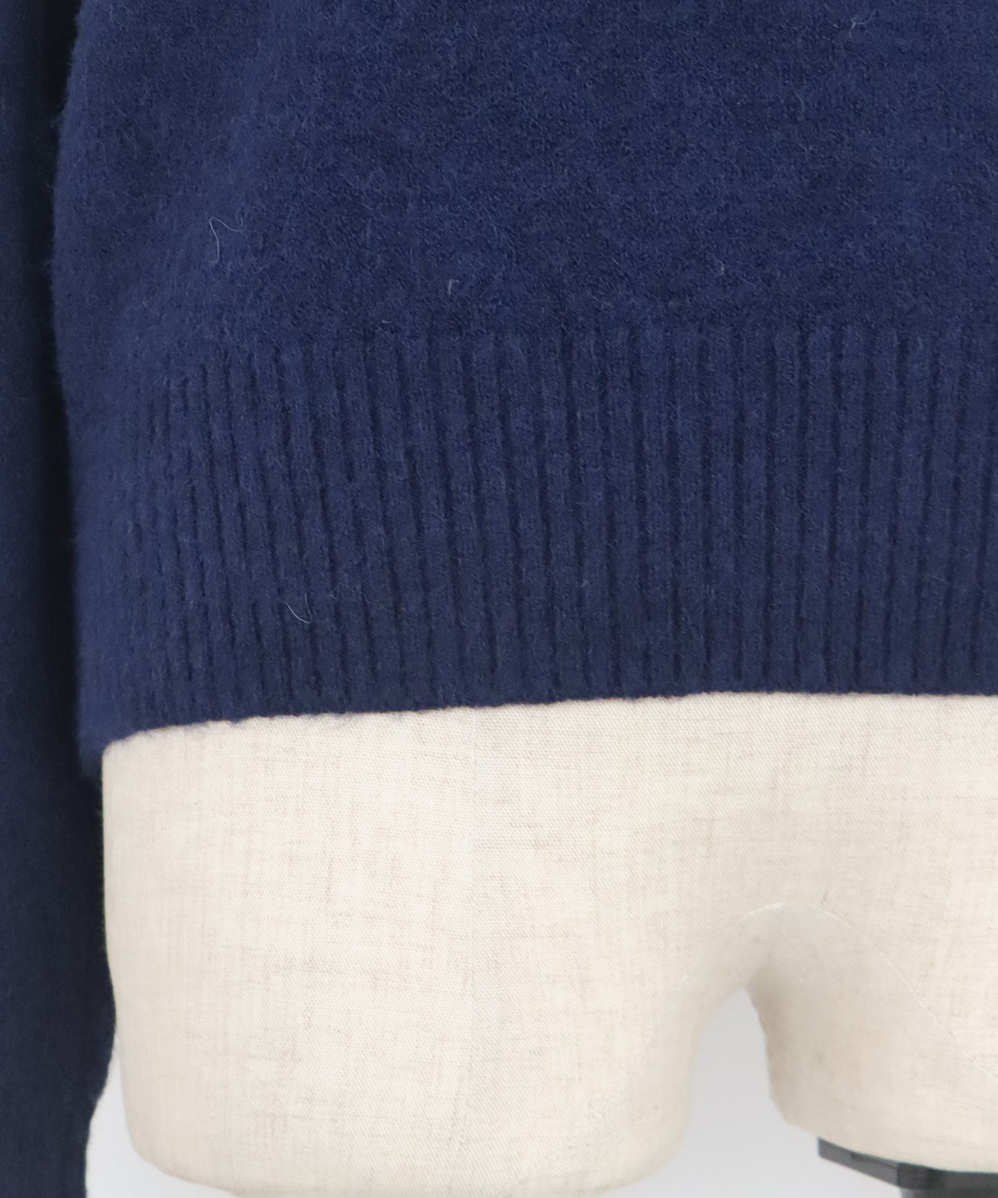 【早割5％OFF】リボンタイ付きオフショルダーニット