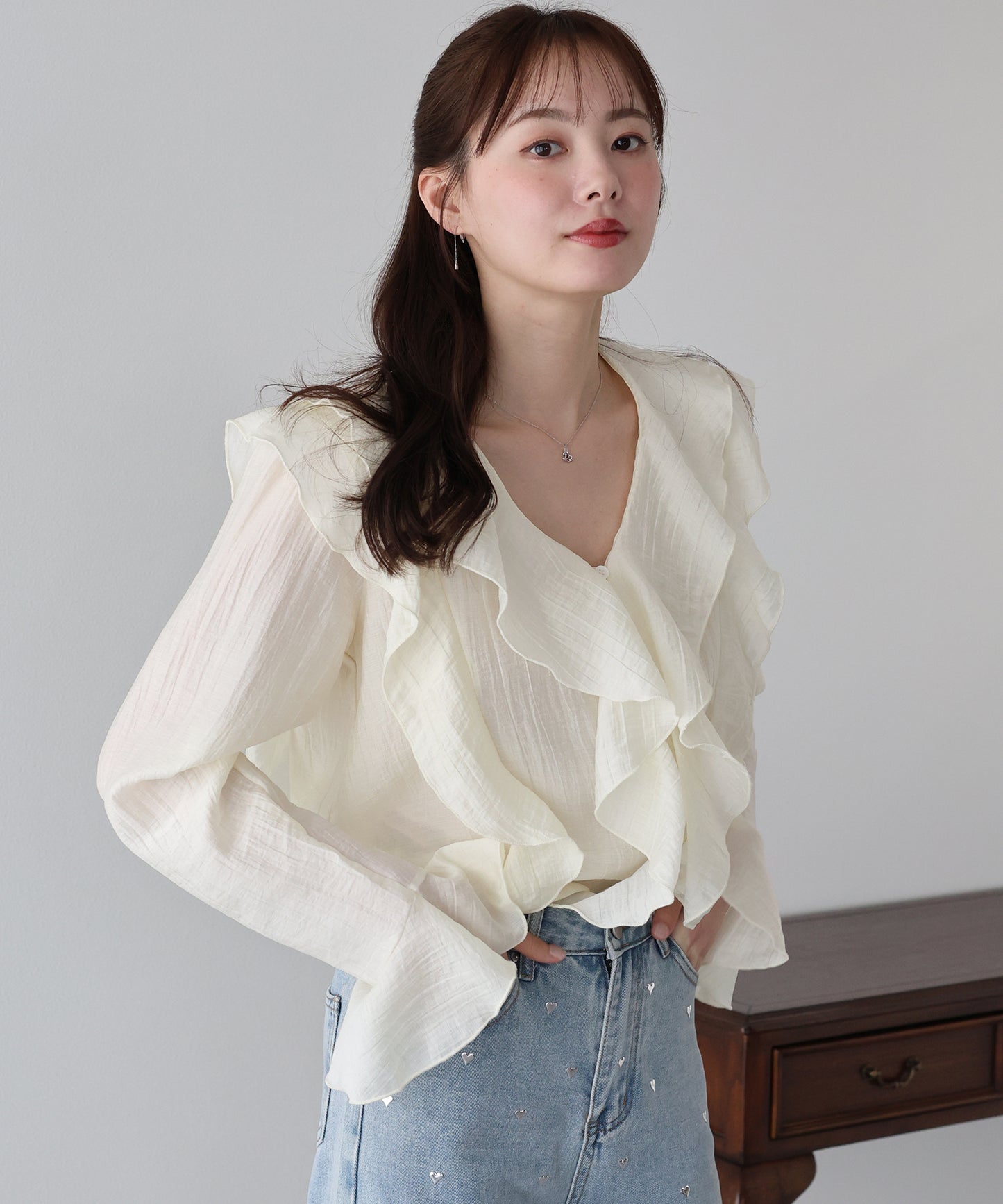 【早割5％OFF】フロントフリルブラウス【ネコポス】