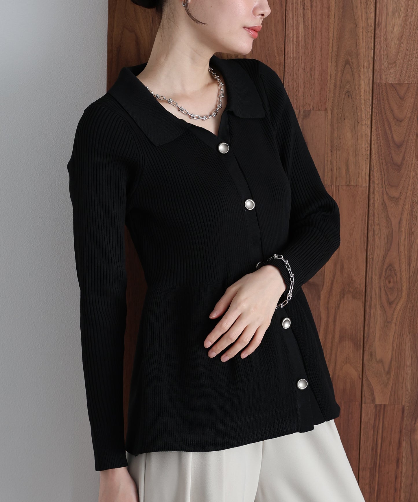 【早割5％OFF】スキッパーペプラムニット