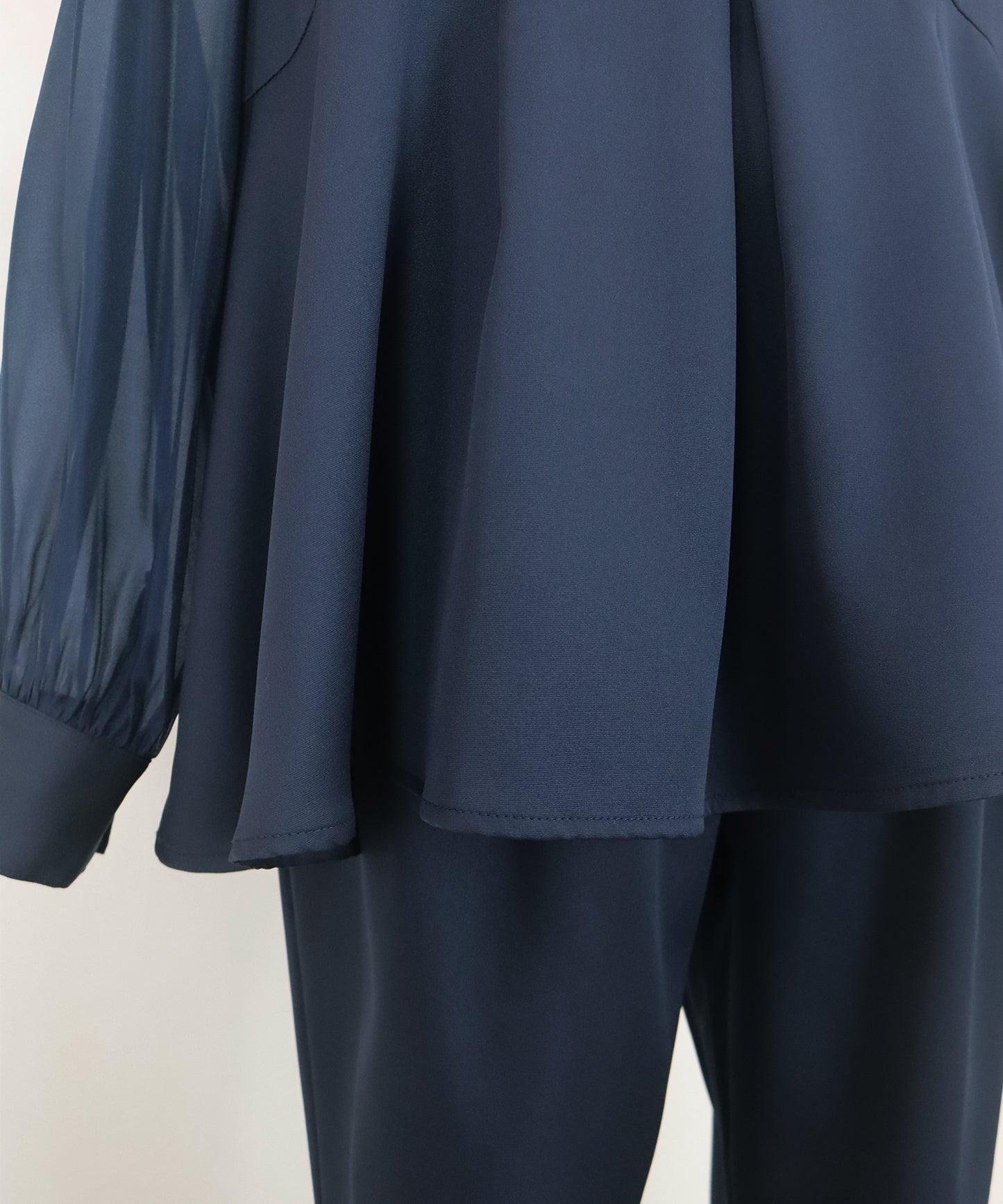 パールモチーフペプラムブラウス＆パンツセット