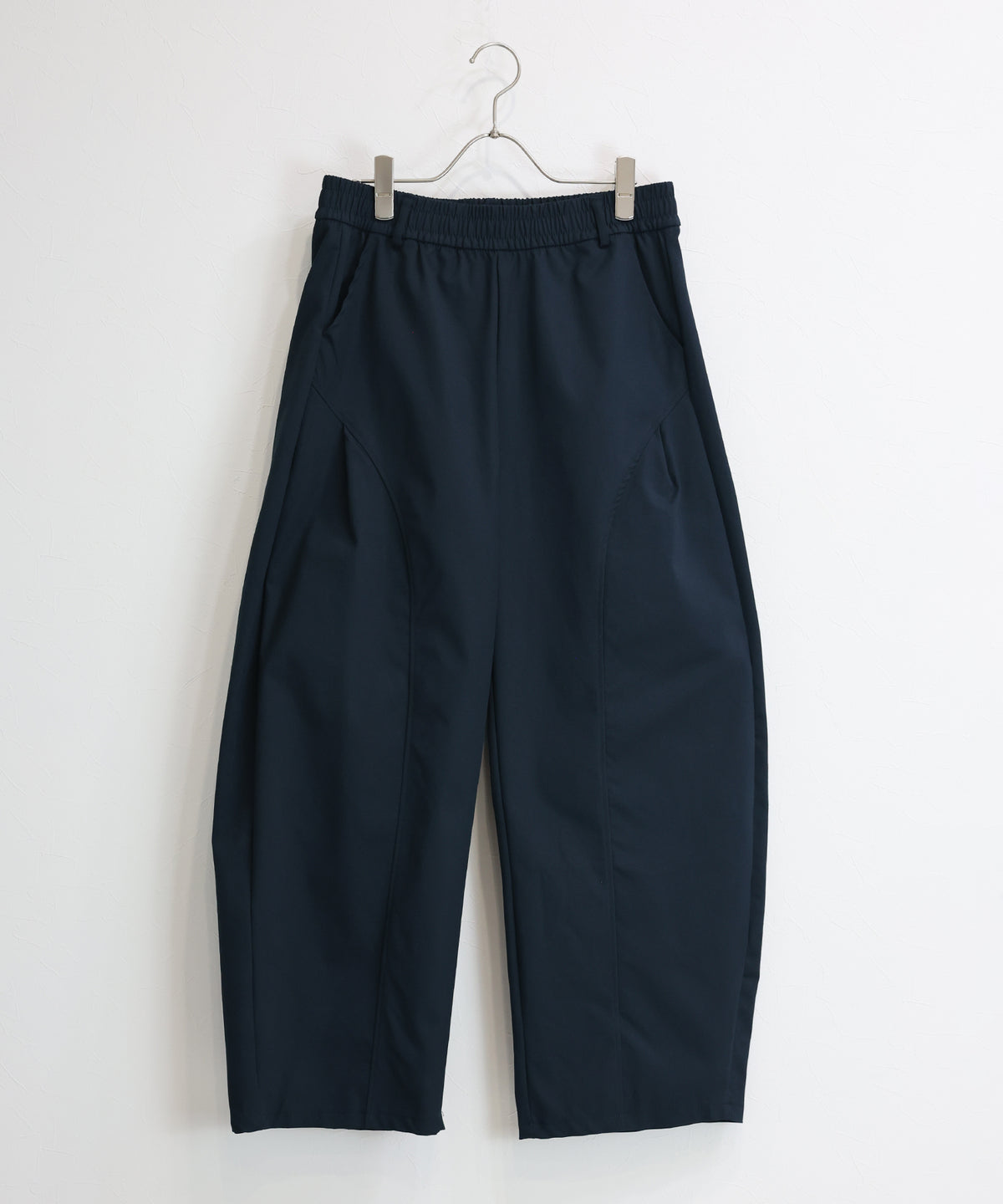 カーブパンツ