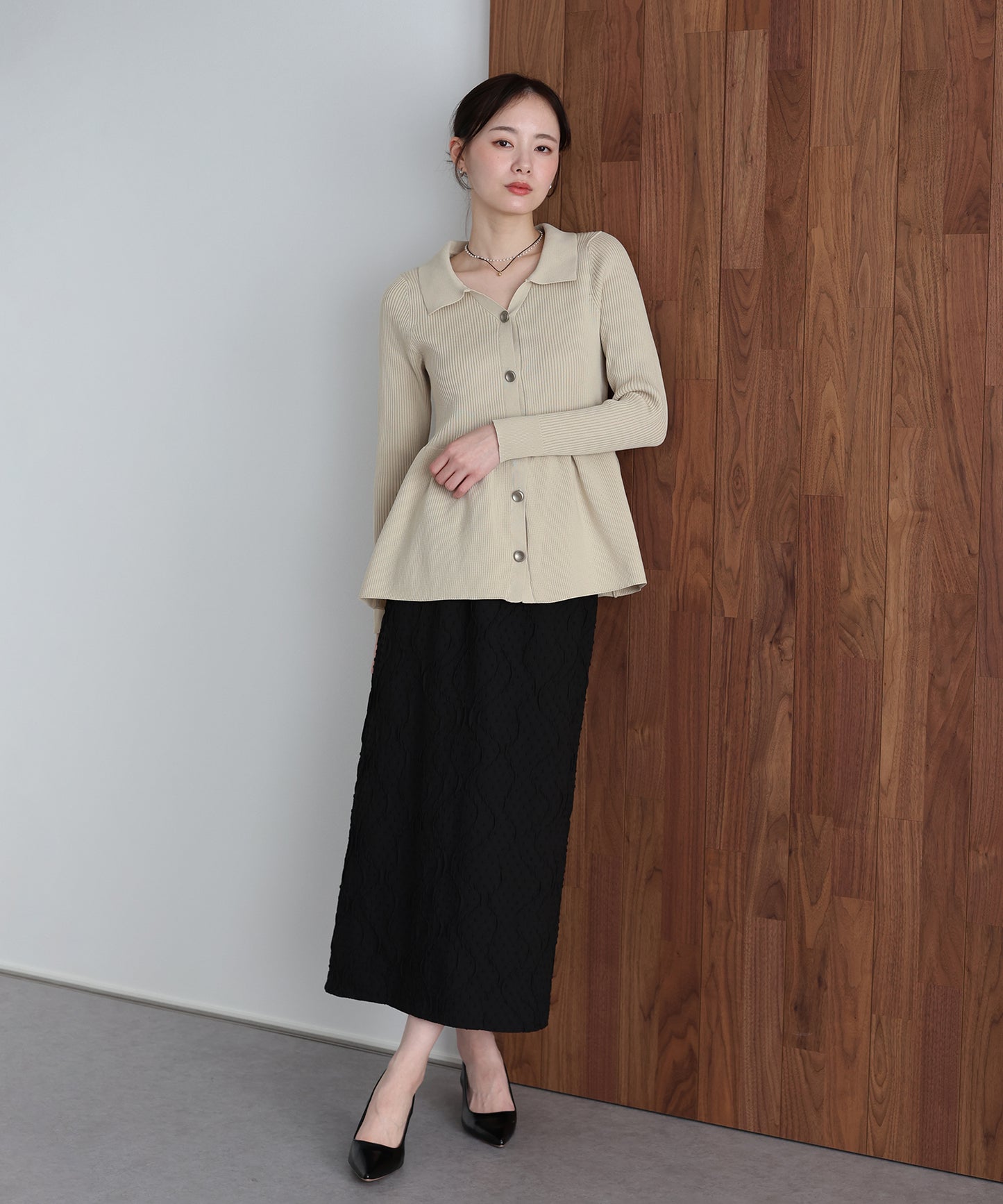 【早割5％OFF】スキッパーペプラムニット