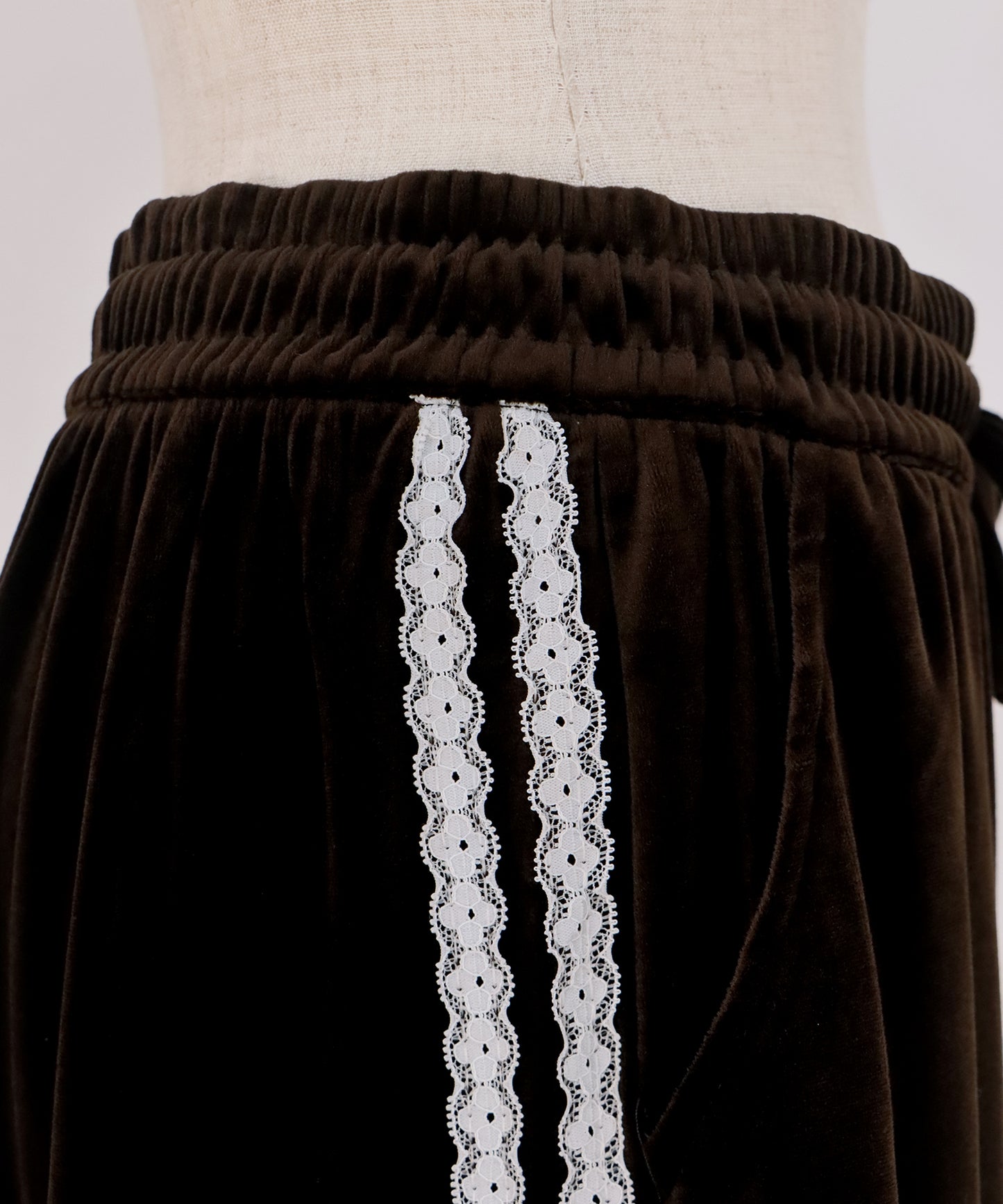 【早割5％OFF】サイドレースベロアパンツ