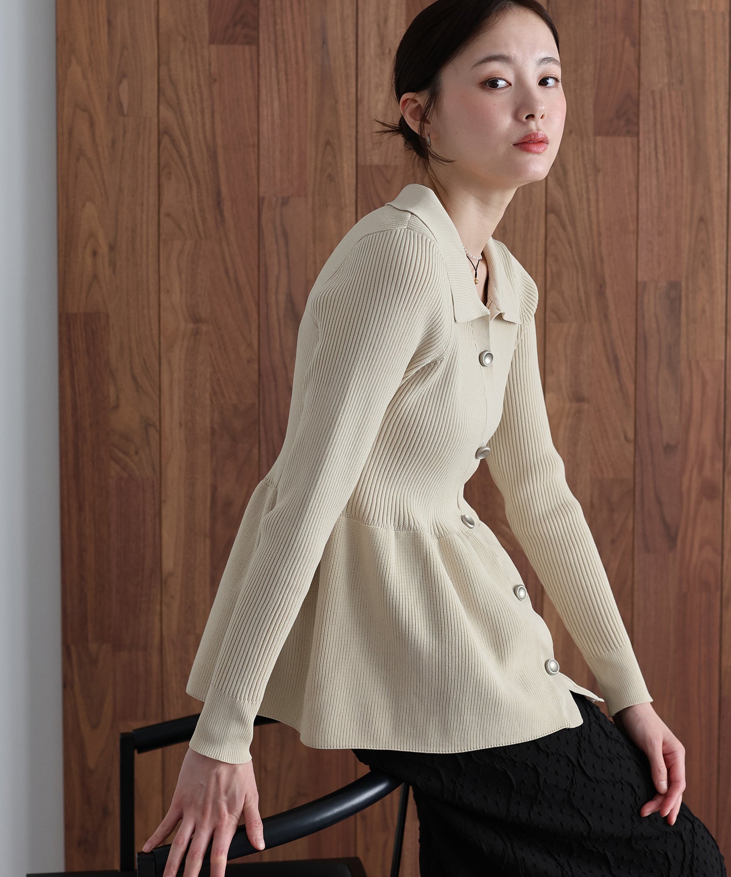 【早割5％OFF】スキッパーペプラムニット