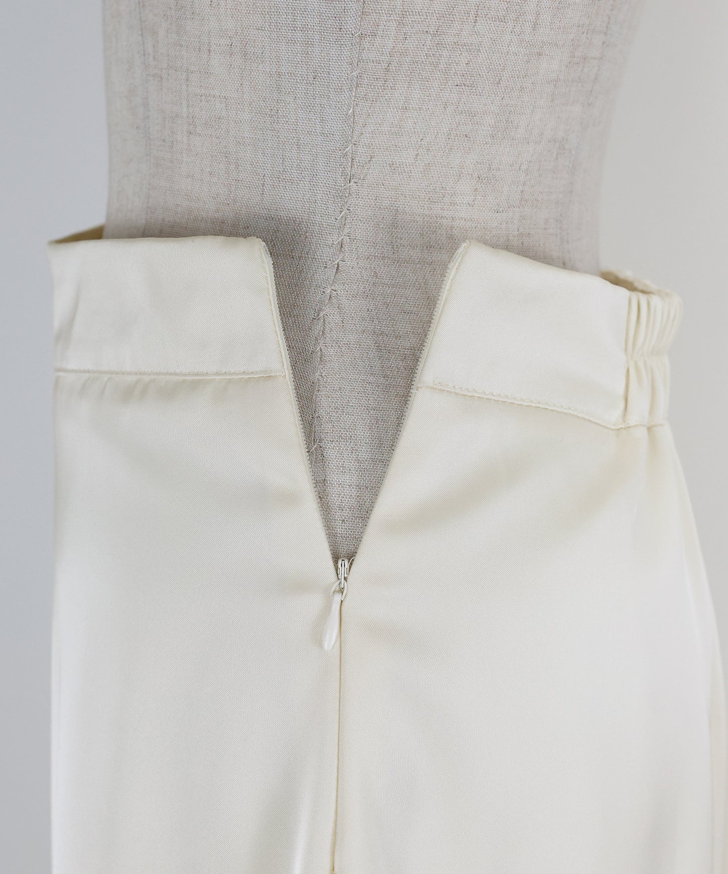 【早割5％OFF】レース切替サテンマーメイドスカート