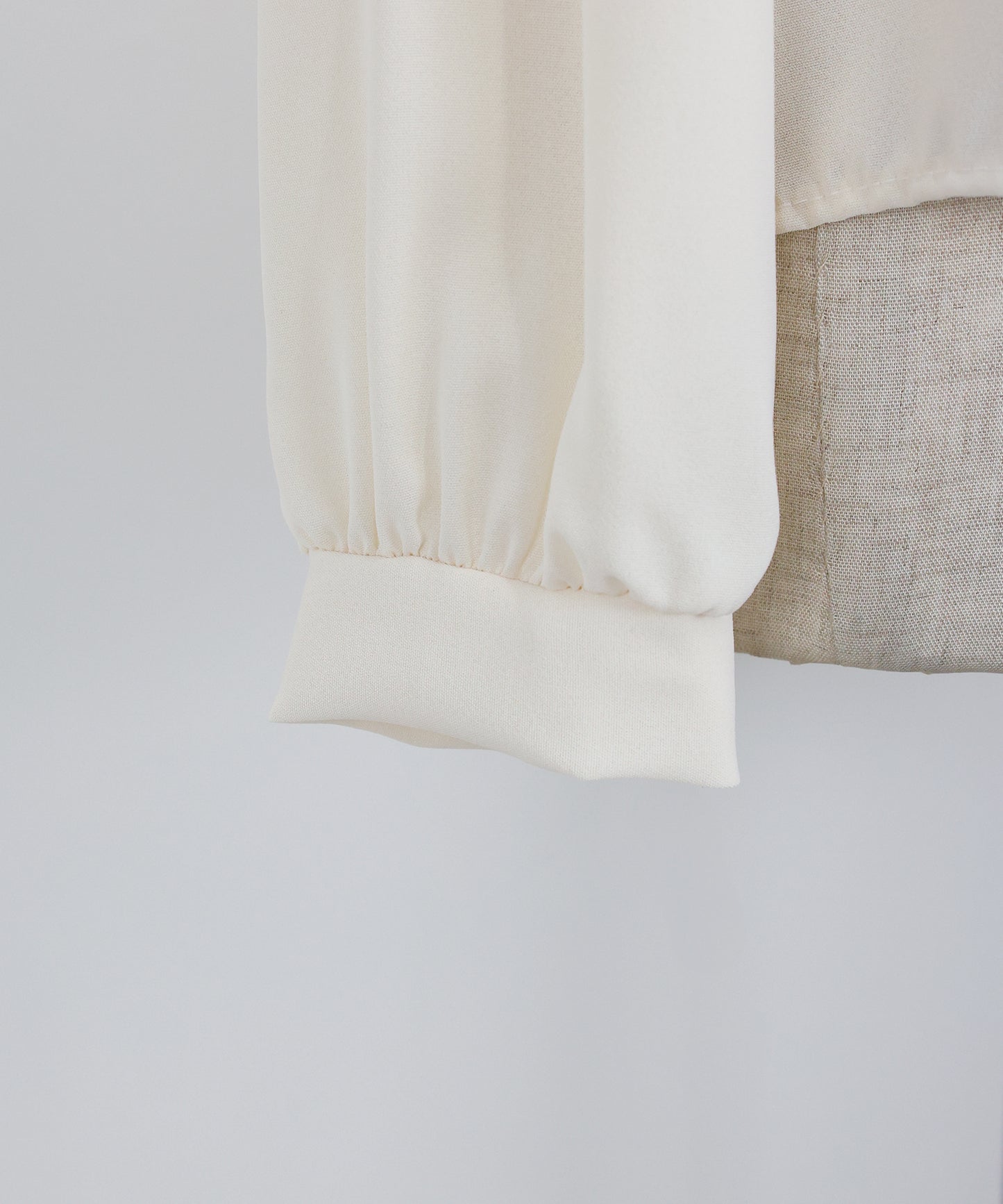 スクエアネックパールボタンブラウス【ネコポス】