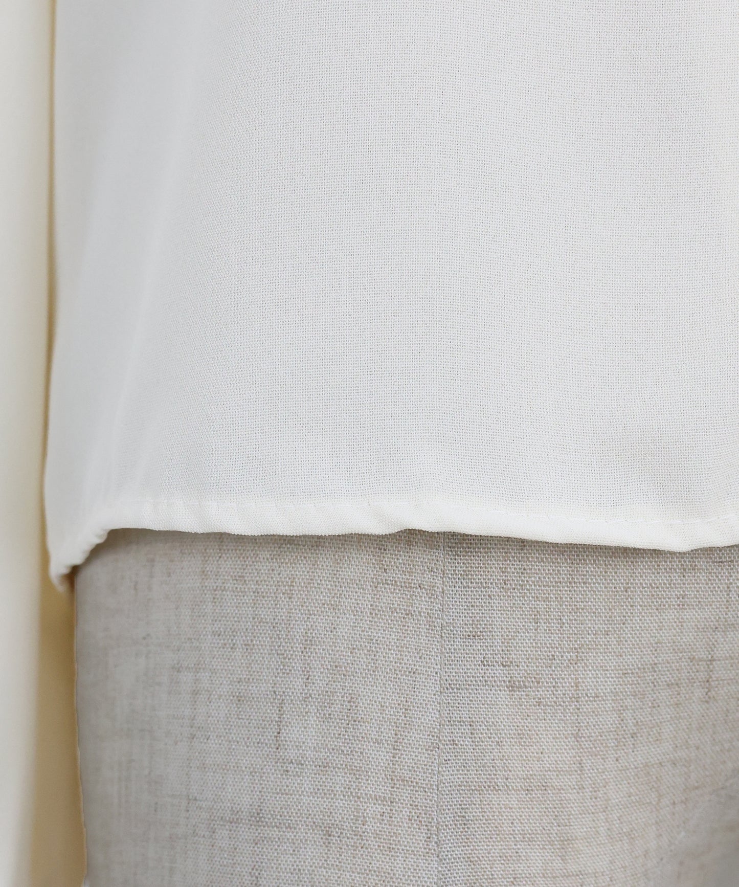 スクエアネックパールボタンブラウス【ネコポス】