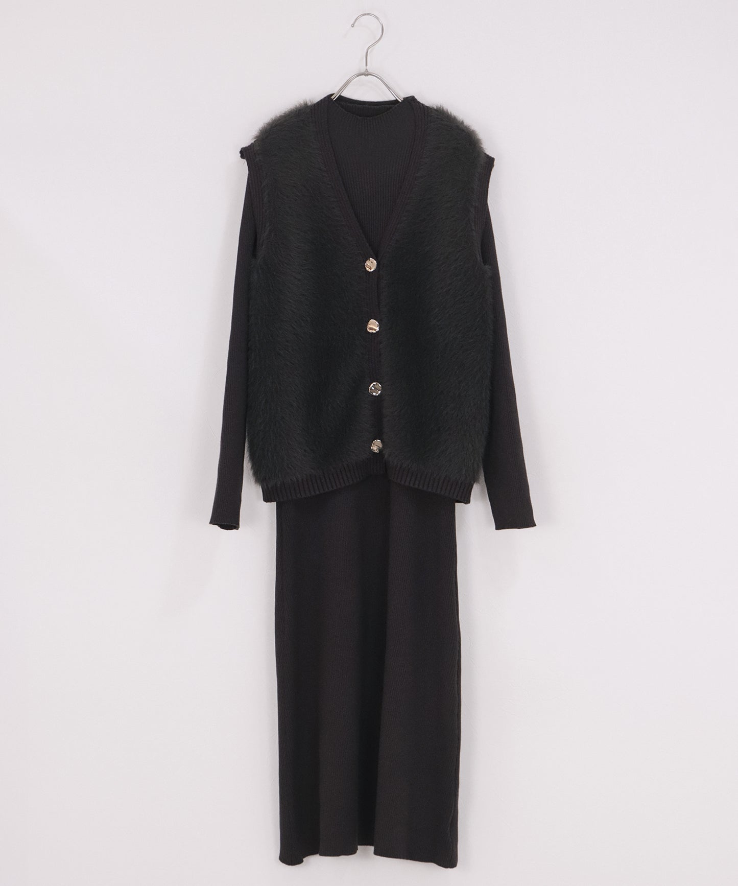 【早割5％OFF】シャギーベスト＆ニットワンピースセットアップ