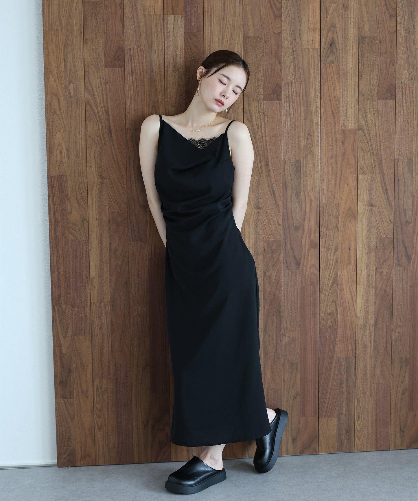 【早割5％OFF】レースドレープキャミワンピース