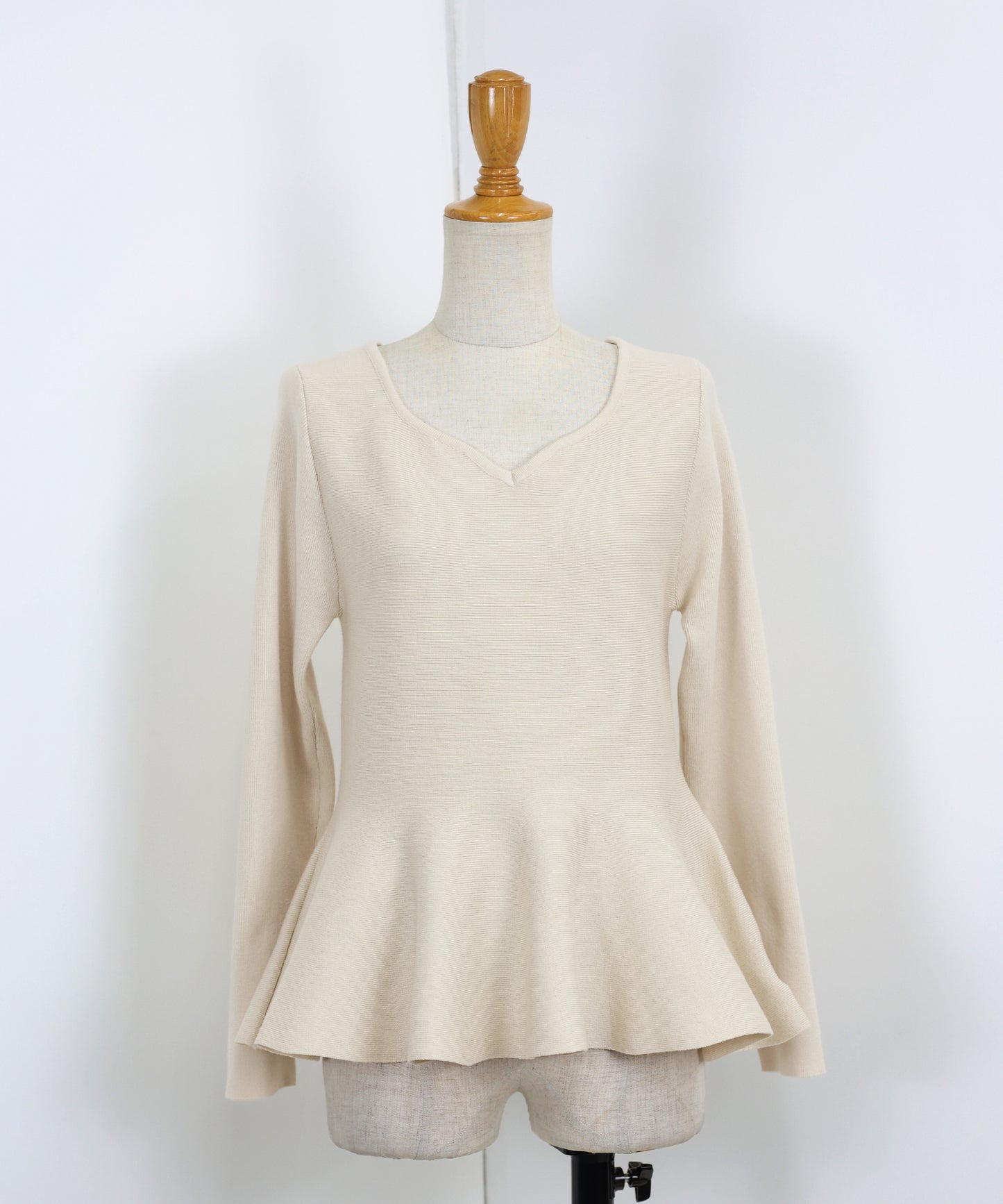 【TIME SALE】ハートネックペプラムニット