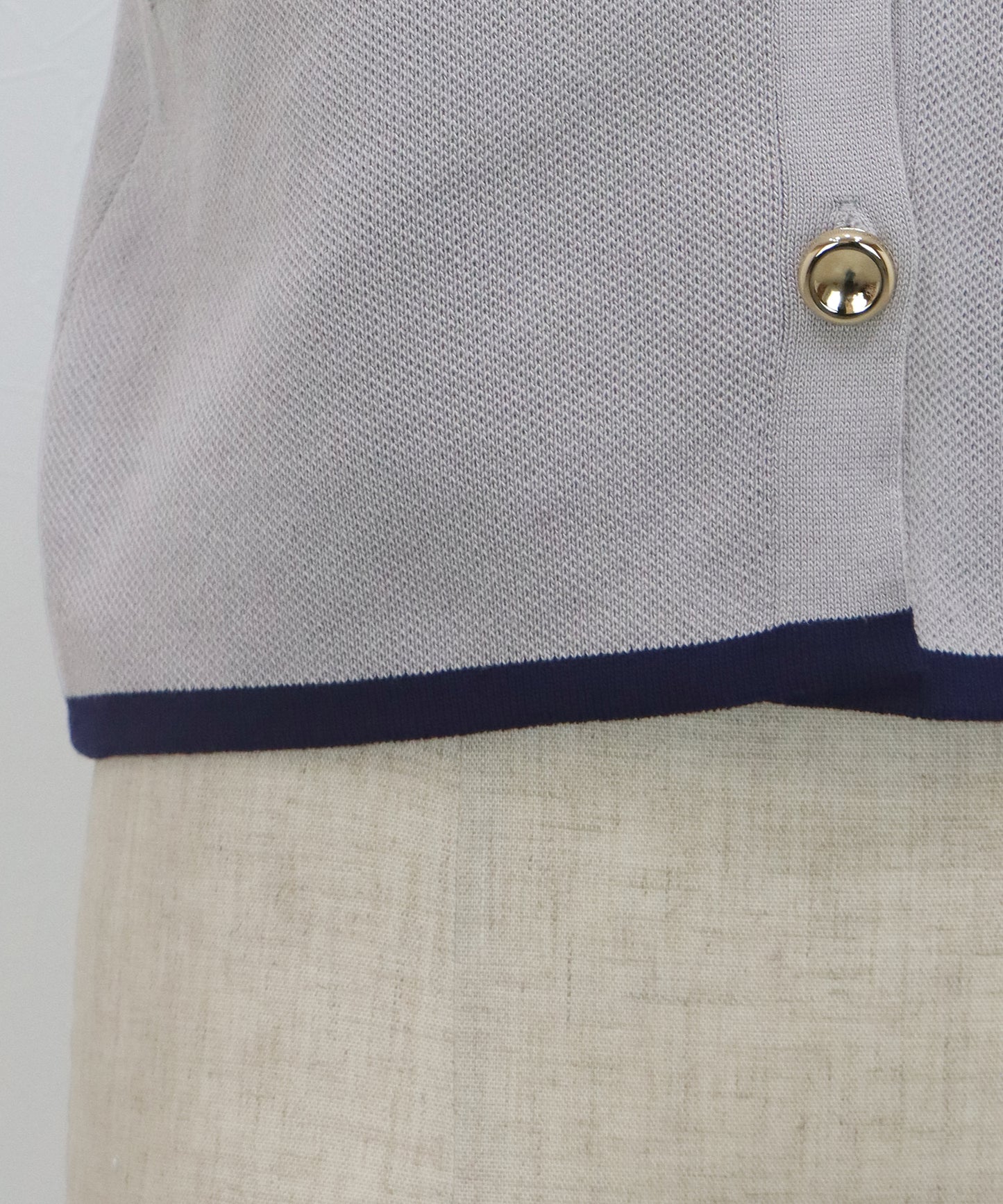 【早割5％OFF】ゴールドボタンノースリーブポロニット