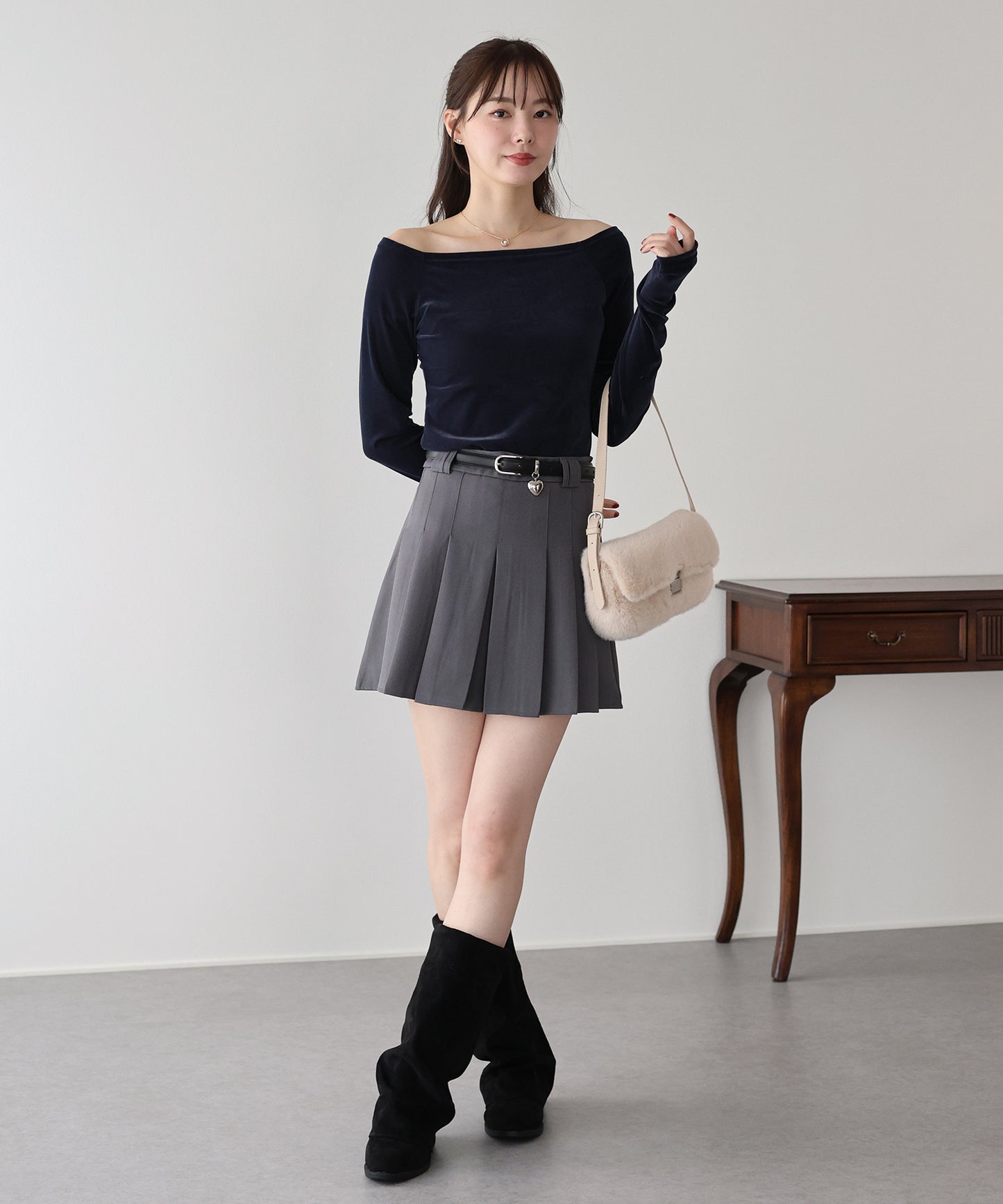 シアーベロアオフショルTシャツ【ネコポス】