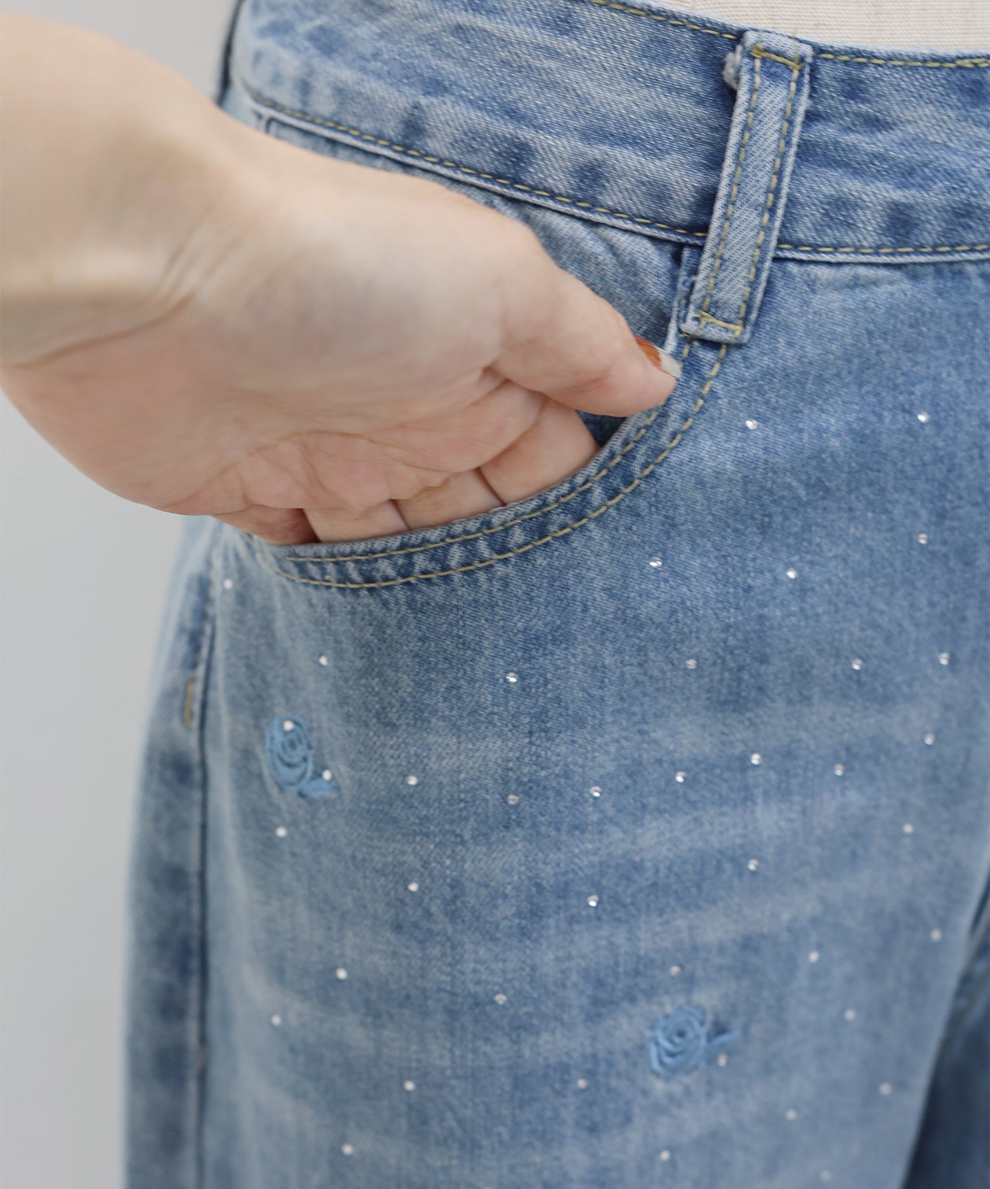 【早割5％OFF】ローズ刺繍デニムパンツ