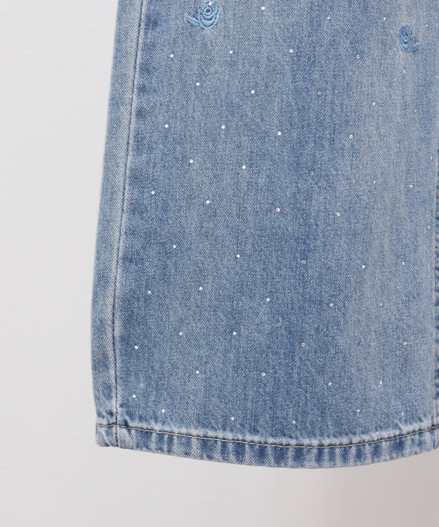 【早割5％OFF】ローズ刺繍デニムパンツ