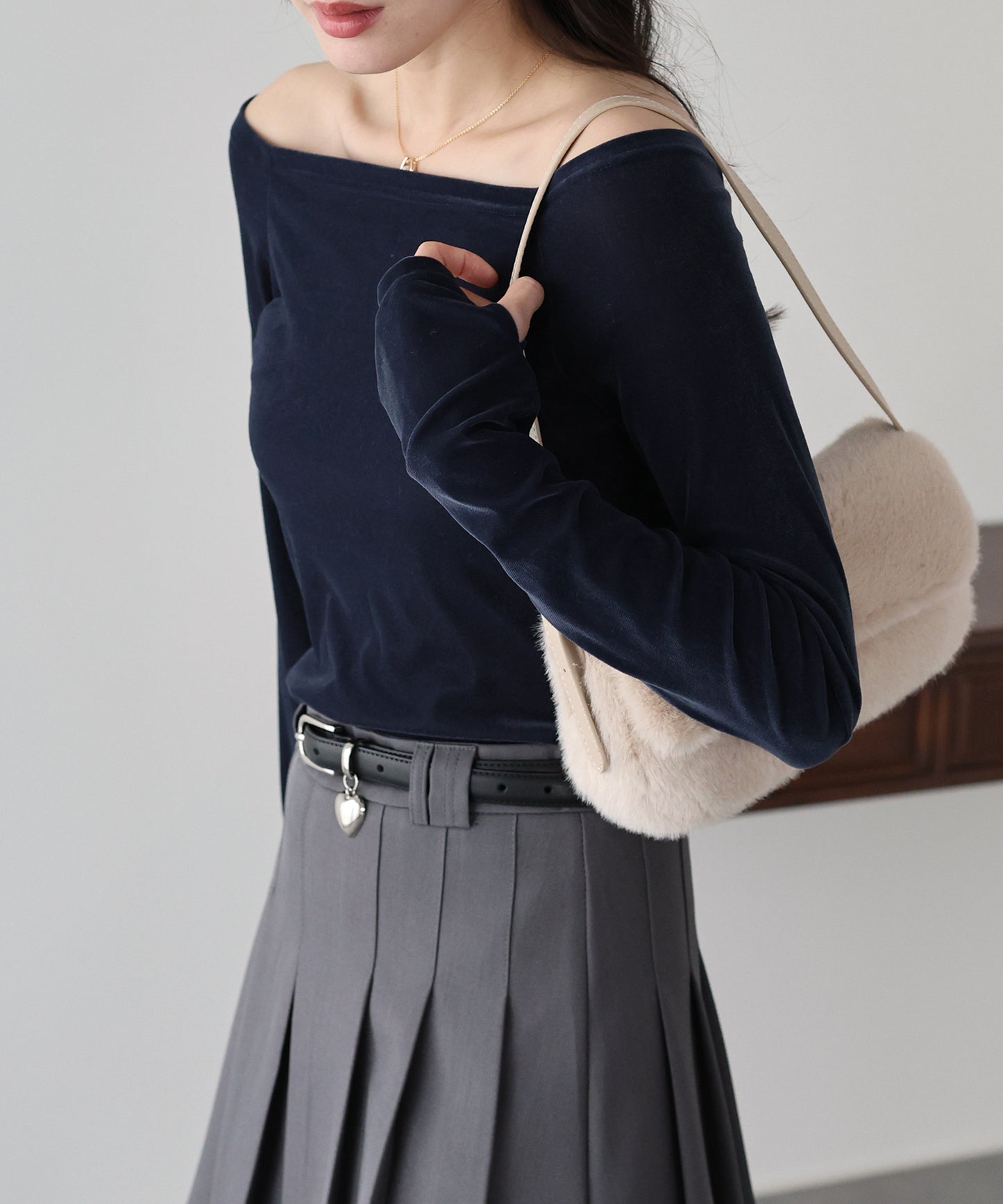 シアーベロアオフショルTシャツ【ネコポス】