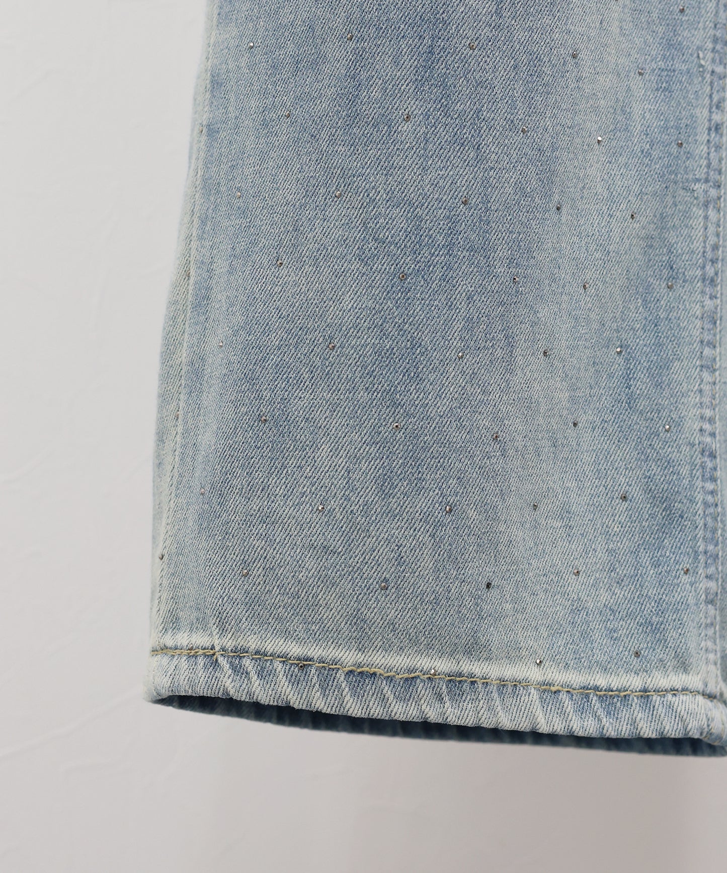 【早割5％OFF】フラワー刺繍デニムパンツ