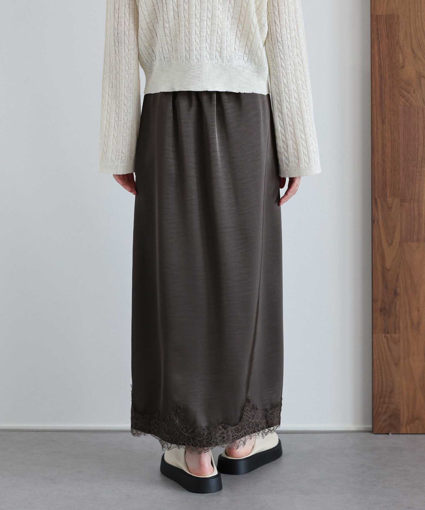 【早割5％OFF】ヘムレースサテンスカート