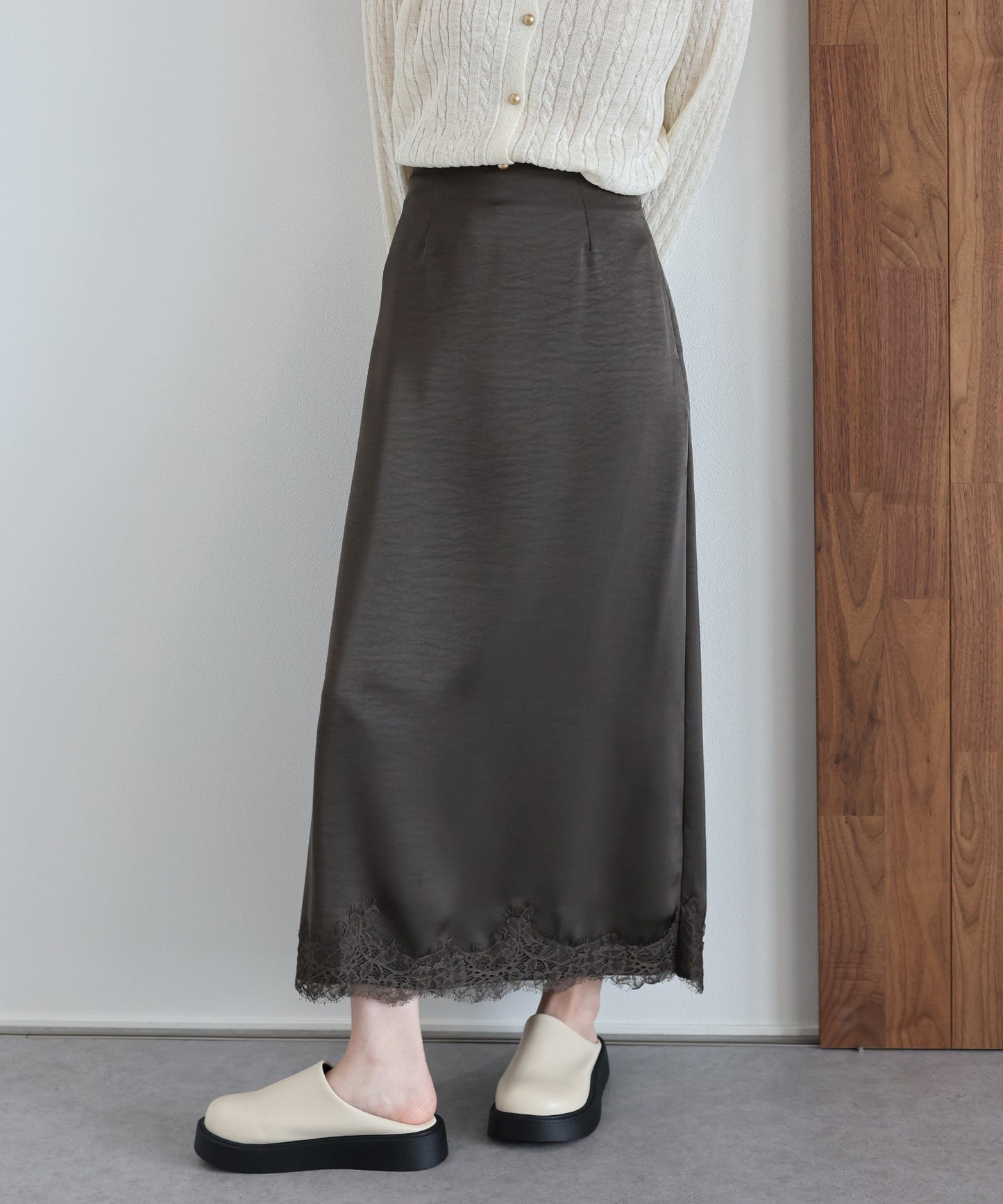 【早割5％OFF】ヘムレースサテンスカート