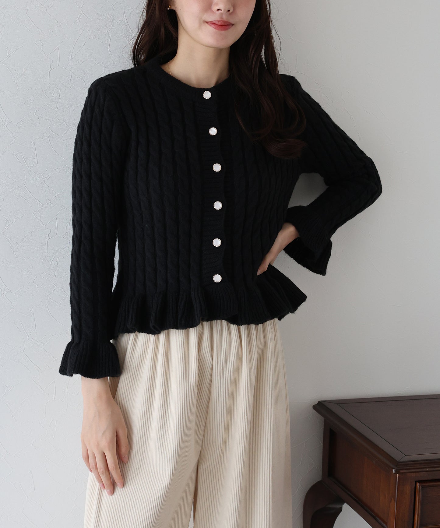 【早割5％OFF】ケーブルペプラムカーディガン